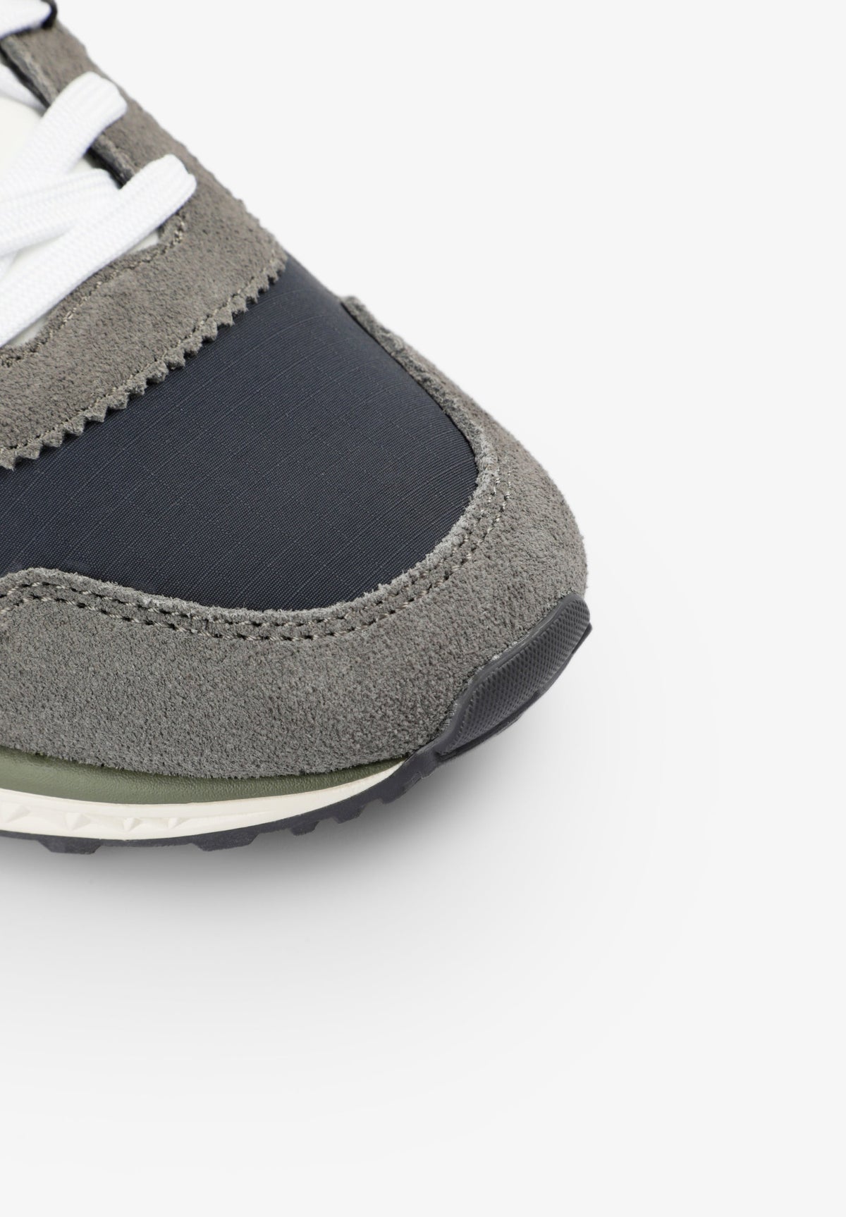 SKULL SPLIT SUEDE SNEAKERS