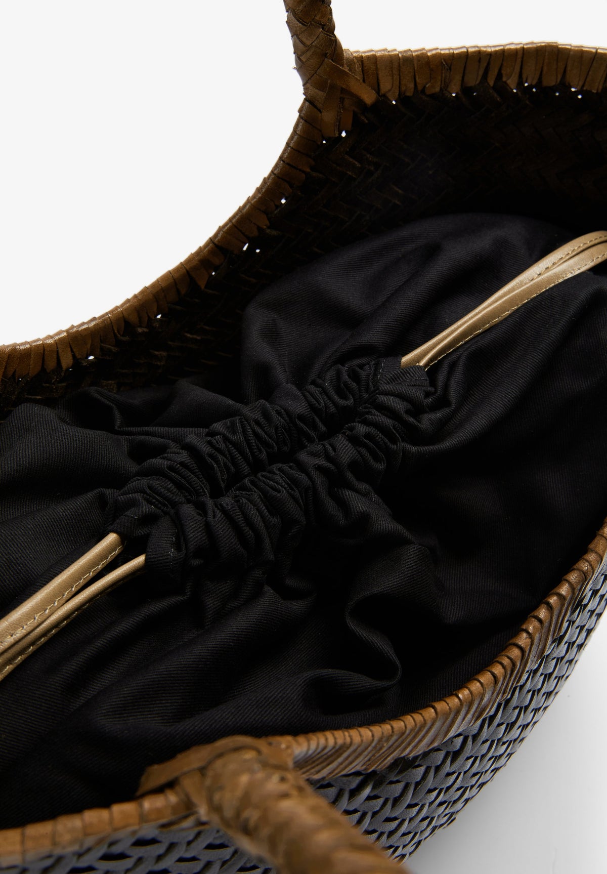 SCHULTERTASCHE AUS GEFLOCHTENEM LEDER 