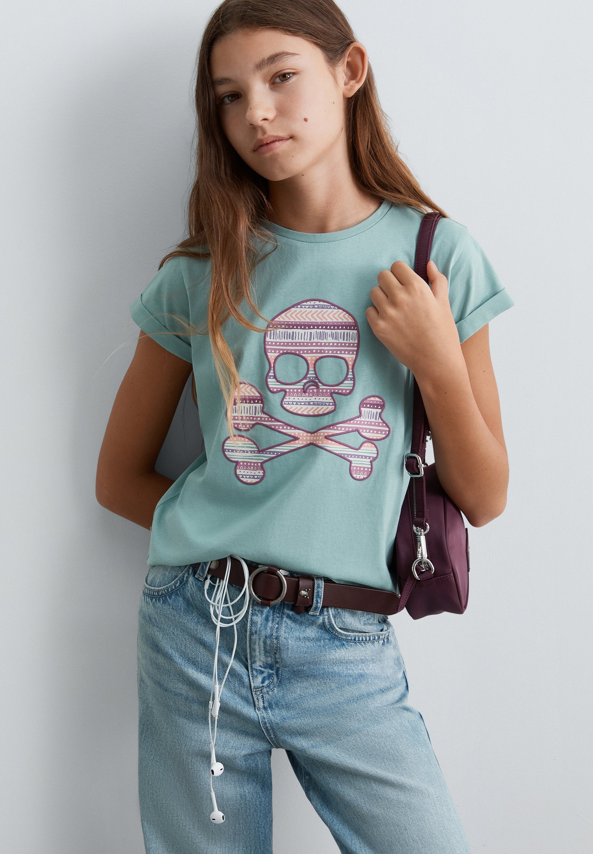 T-SHIRT MIT TOTENKOPF-PRINT