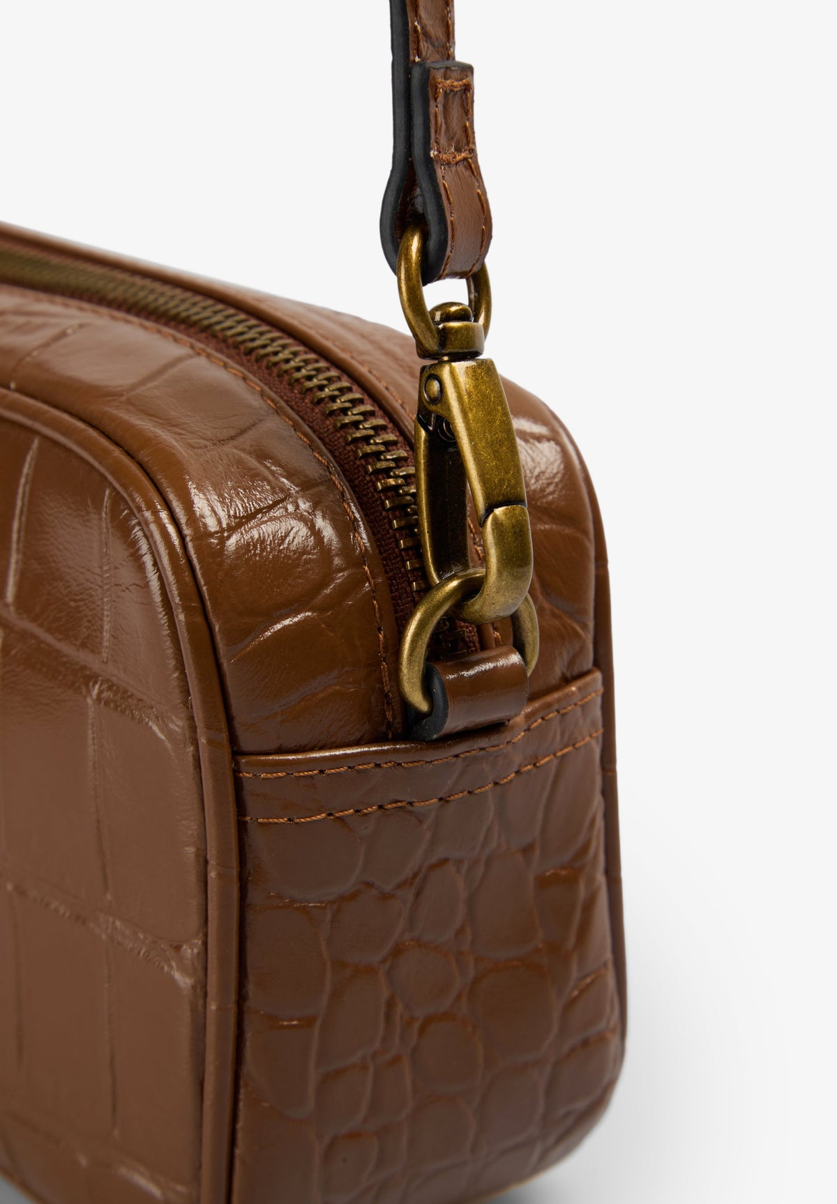 BAGUETTE LEATHER BAG