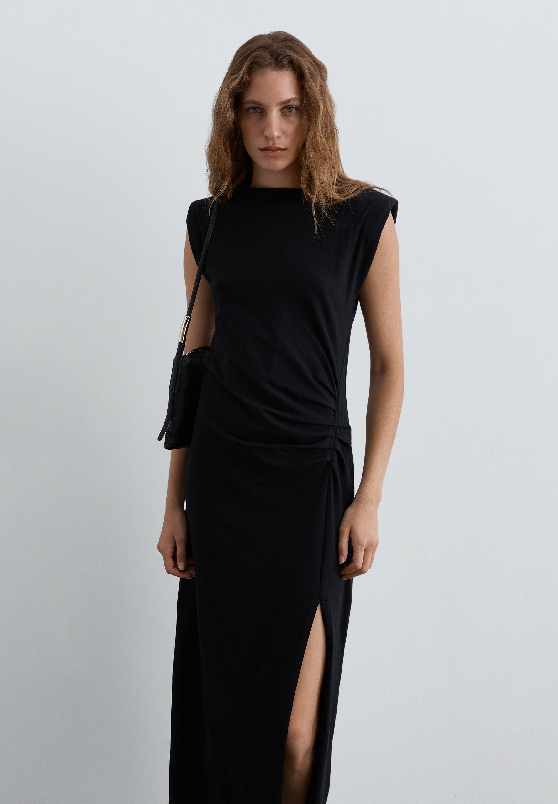 MIDIKLEID MIT DRAPIERUNG AN DER SEITE