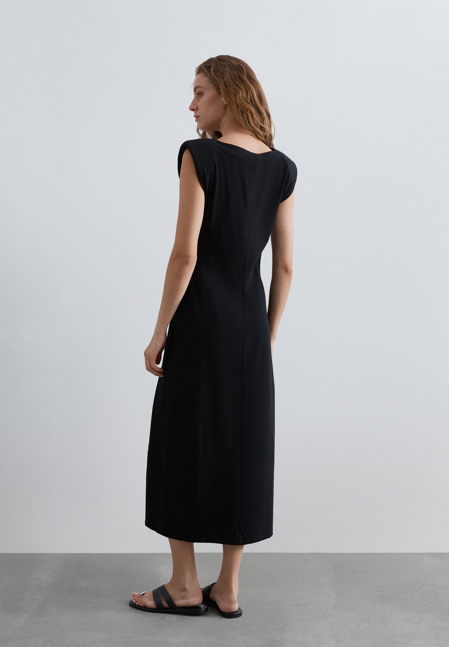 ROBE MIDI DRAPÉE CÔTÉ