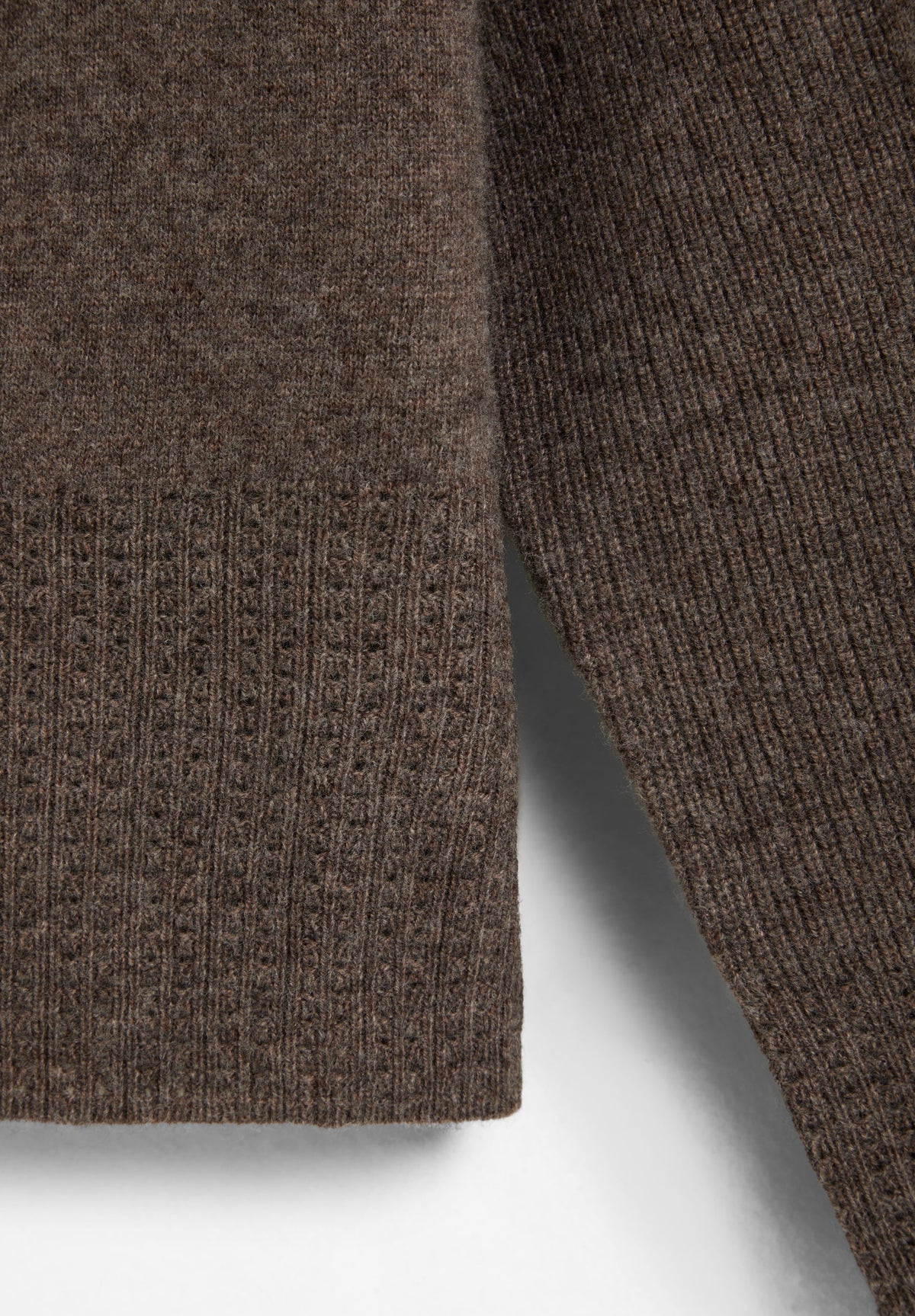 RIBBED DETAIL SWEATER