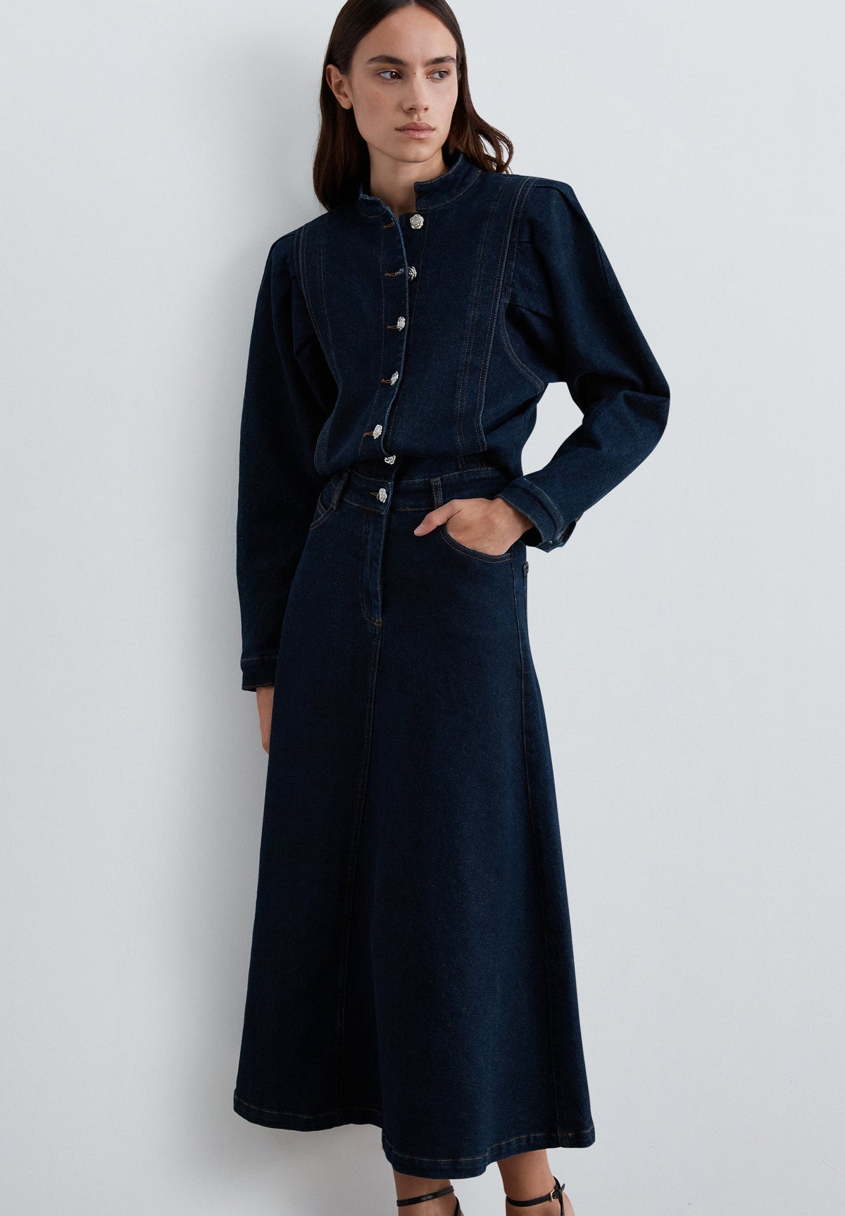 ROBE EN JEAN À MANCHES VOLUMINEUSES