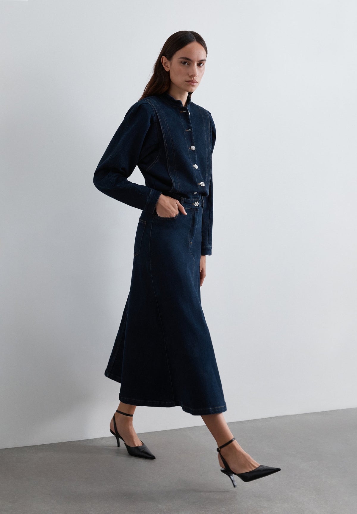ROBE EN JEAN À MANCHES VOLUMINEUSES