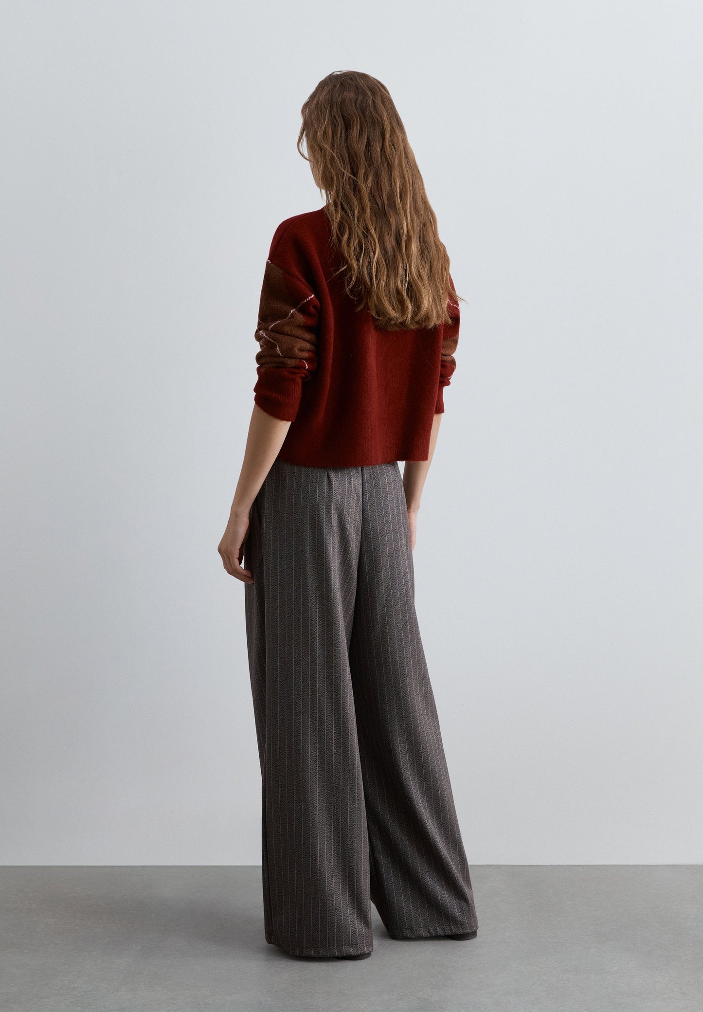 BUNDFALTENHOSE MIT NADELSTREIFEN