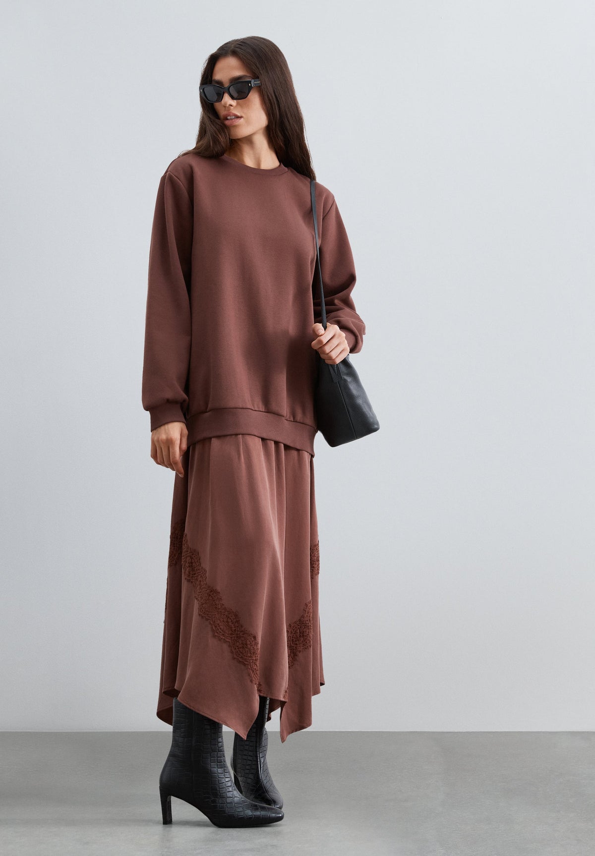KOMBINIERTES SWEATSHIRT-KLEID