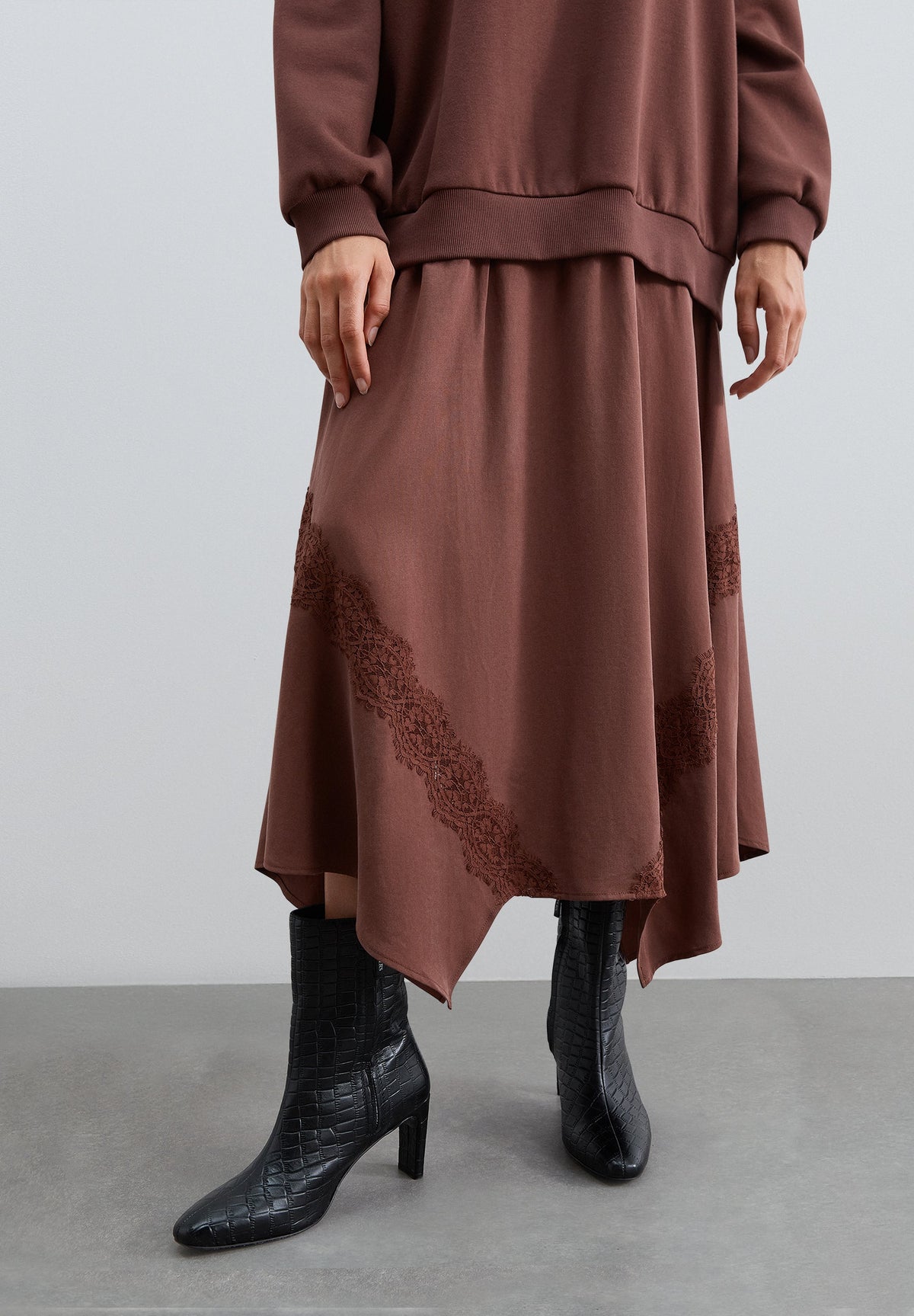 CONTRAST SWEATSHIRT DRESS