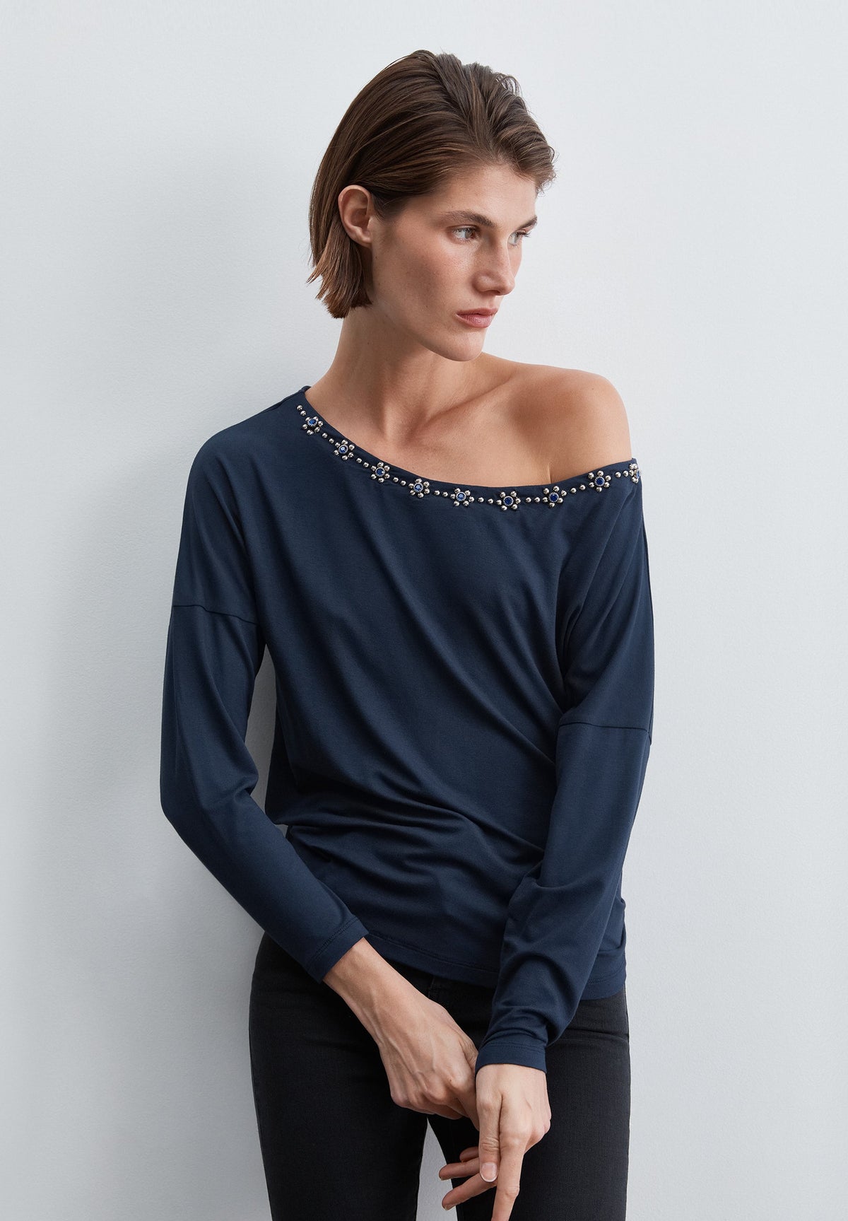 FLOWING T-SHIRT WITH STUDS