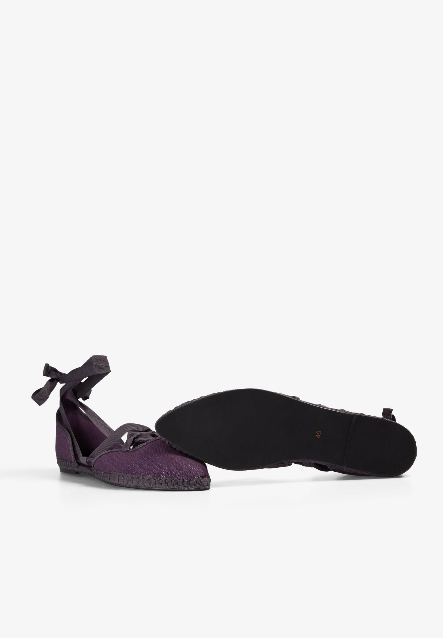 BALLET FLATS WITH STRAP