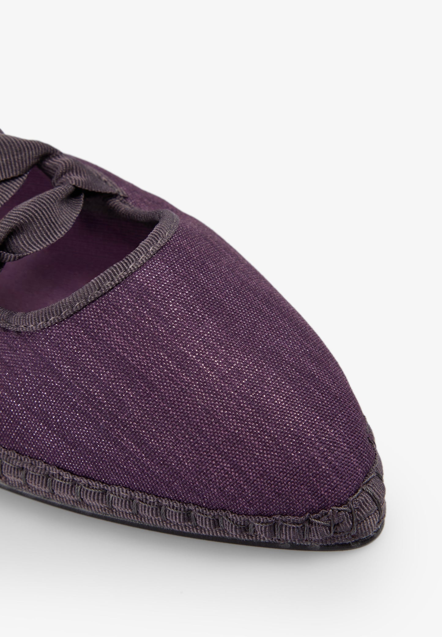 BALLET FLATS WITH STRAP