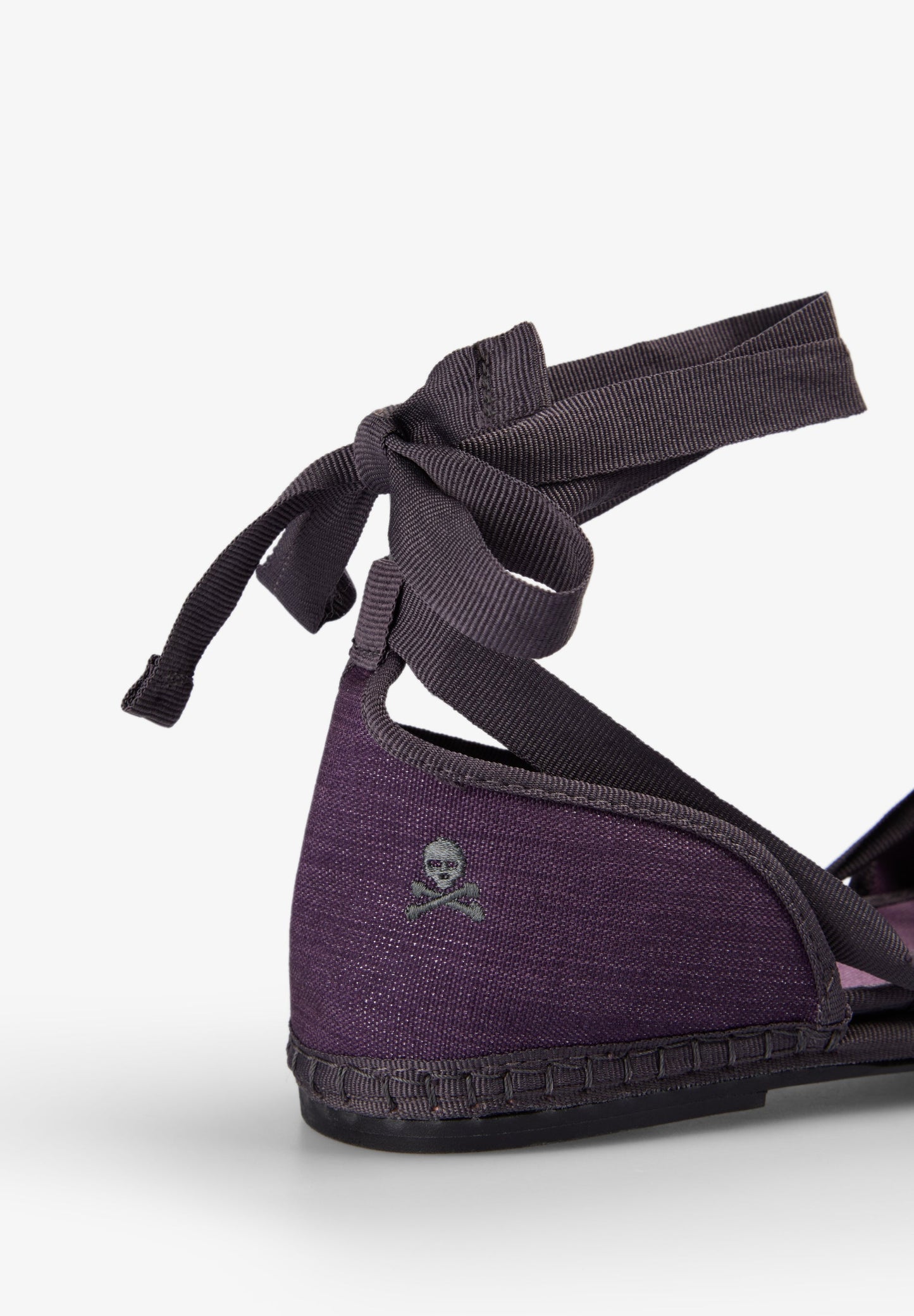 BALLET FLATS WITH STRAP