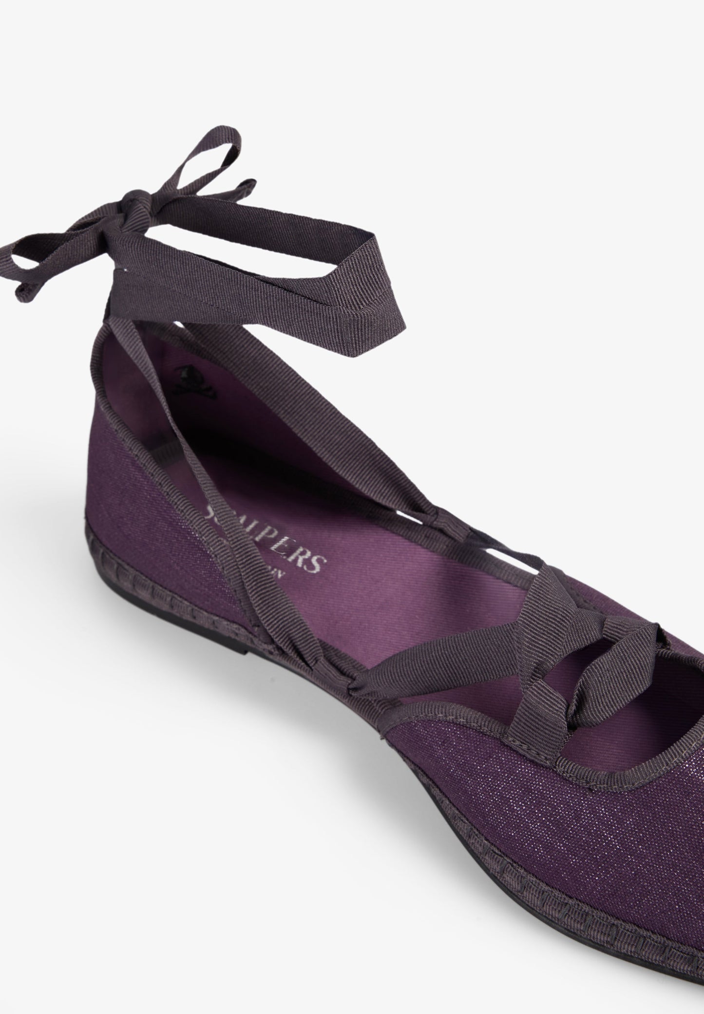 BALLET FLATS WITH STRAP
