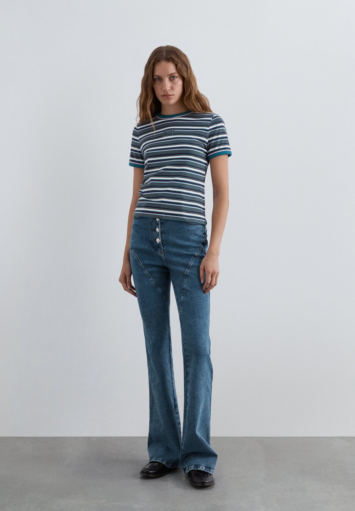 SHIRT MIT BUNTEN STREIFEN