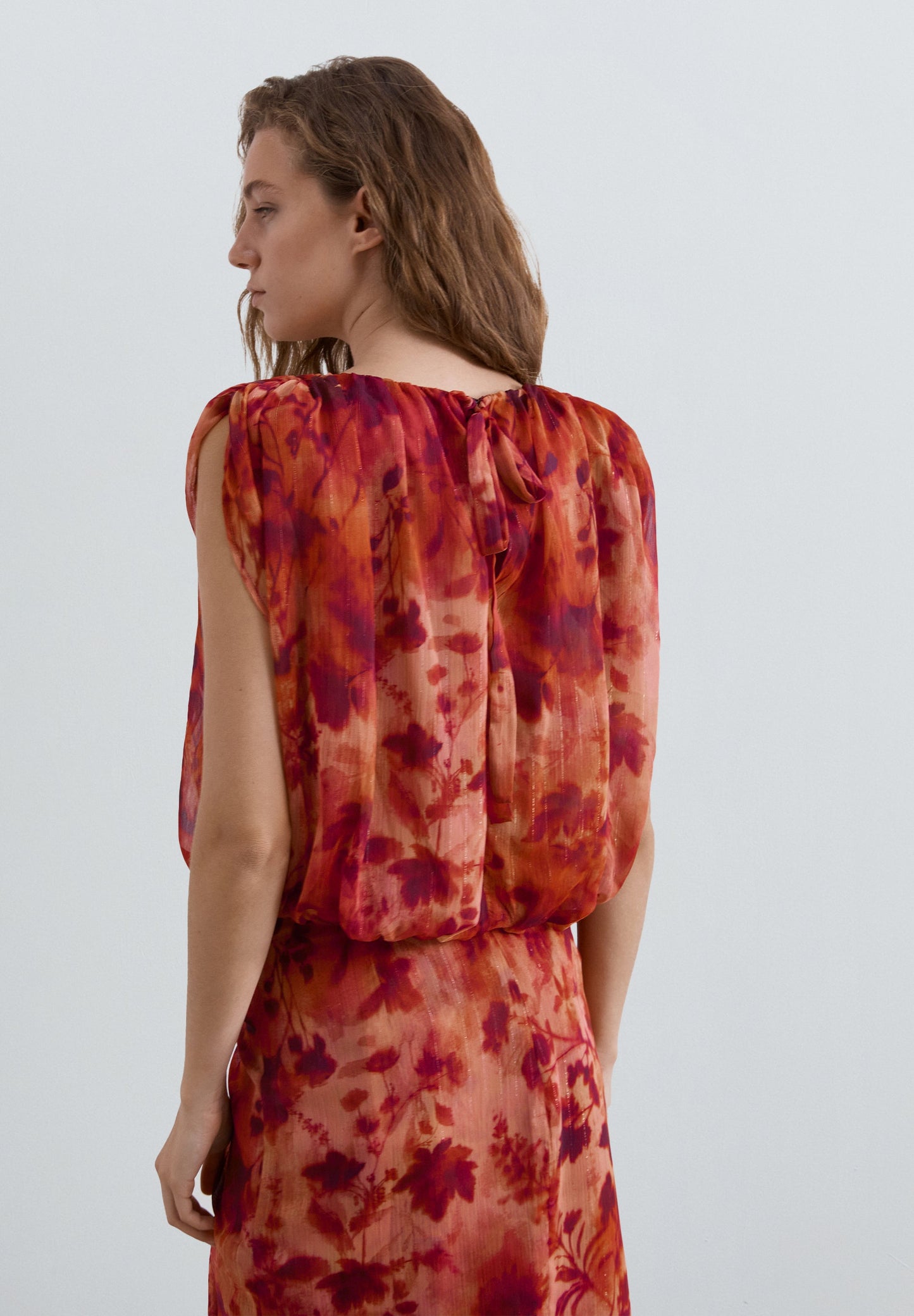 GERAFFTES TOP MIT BLUMENPRINT