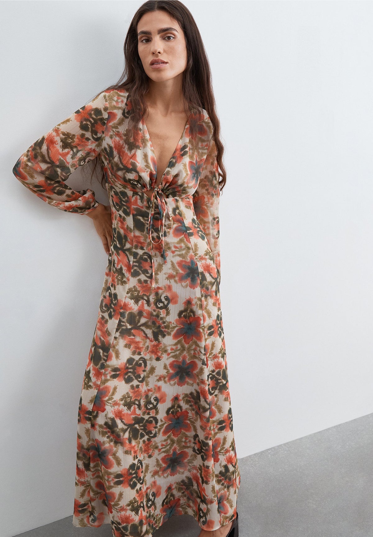 LANGES KLEID MIT BLUMENMUSTER