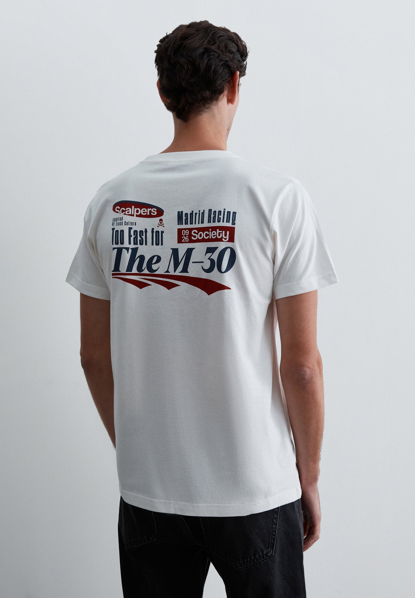 SHIRT MIT PRINT UND AUFNÄHER