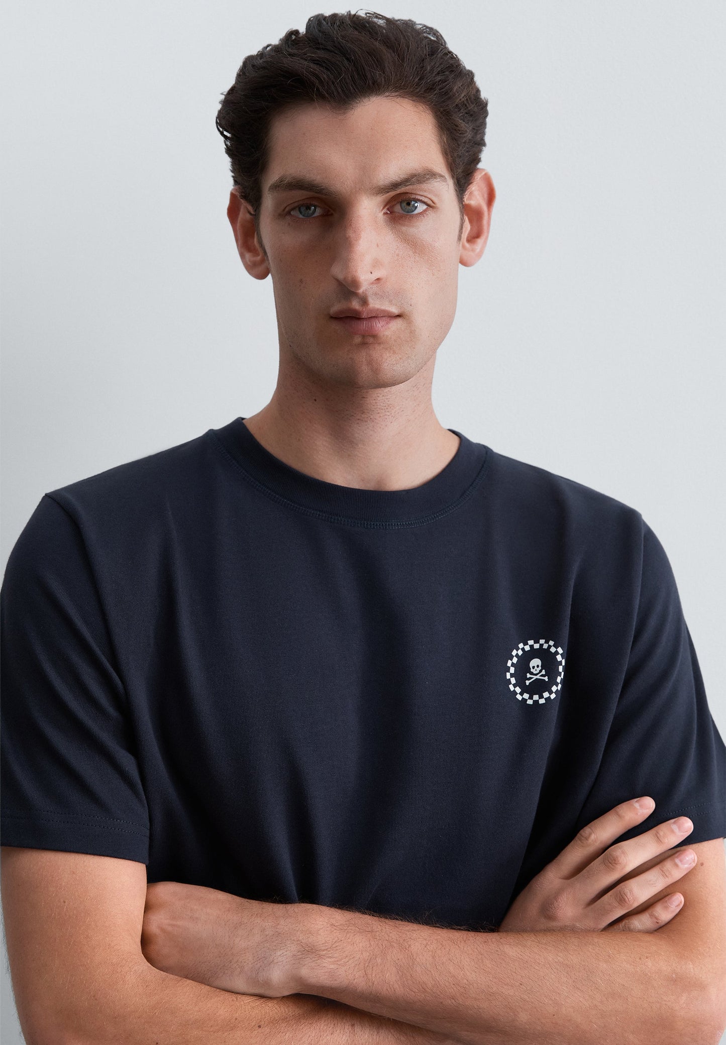 T-SHIRT MIT LOGO UND PRINT HINTEN