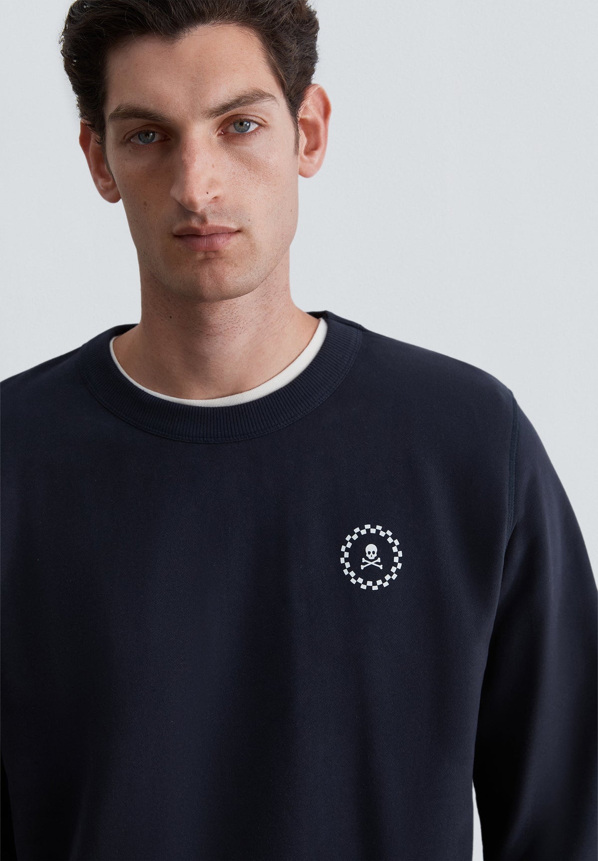 SWEATSHIRT MIT LOGO-STICKEREI HINTEN