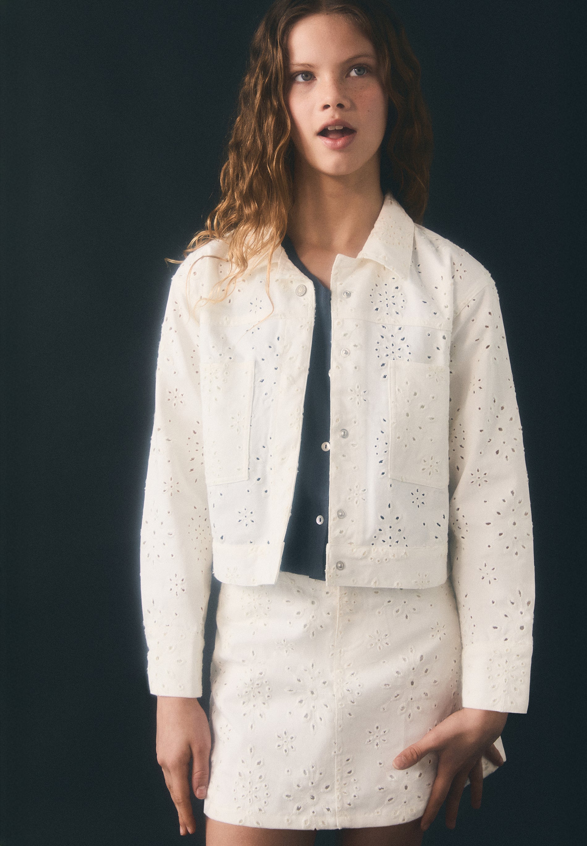 PERFORATED JACKET