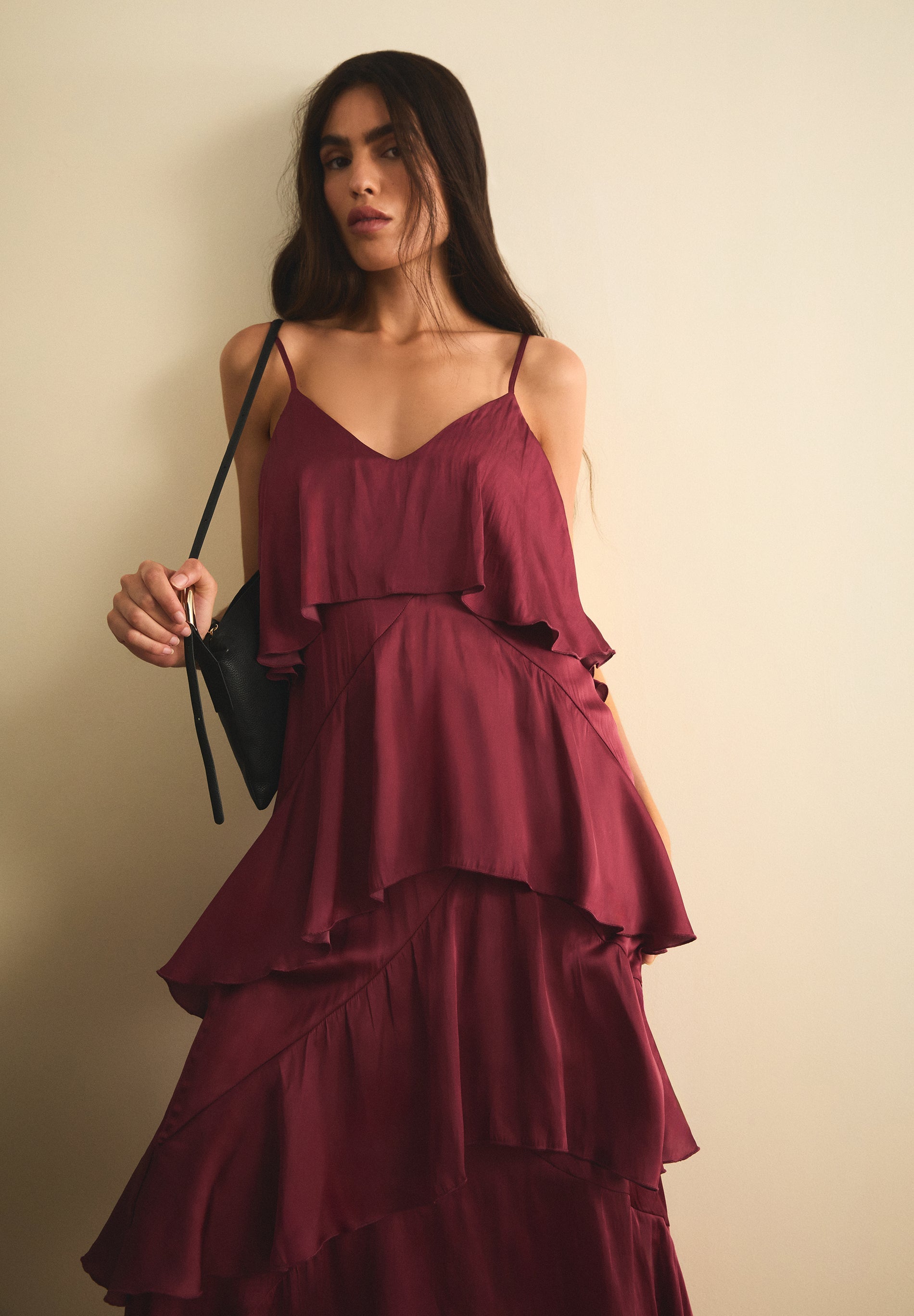 KLEID IN LINGERIE-OPTIK MIT VOLANTS