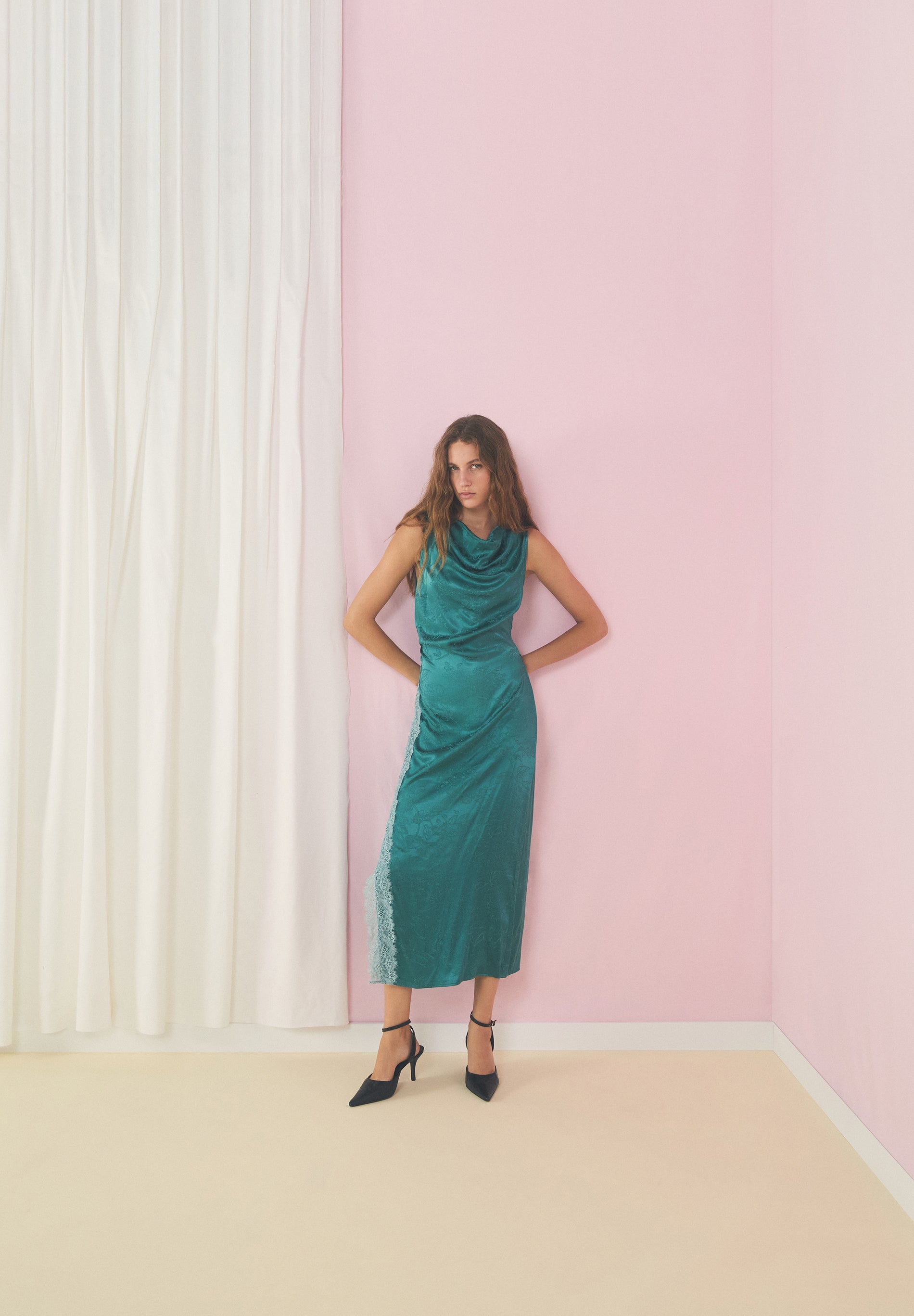ROBE JACQUARD DENTELLE
