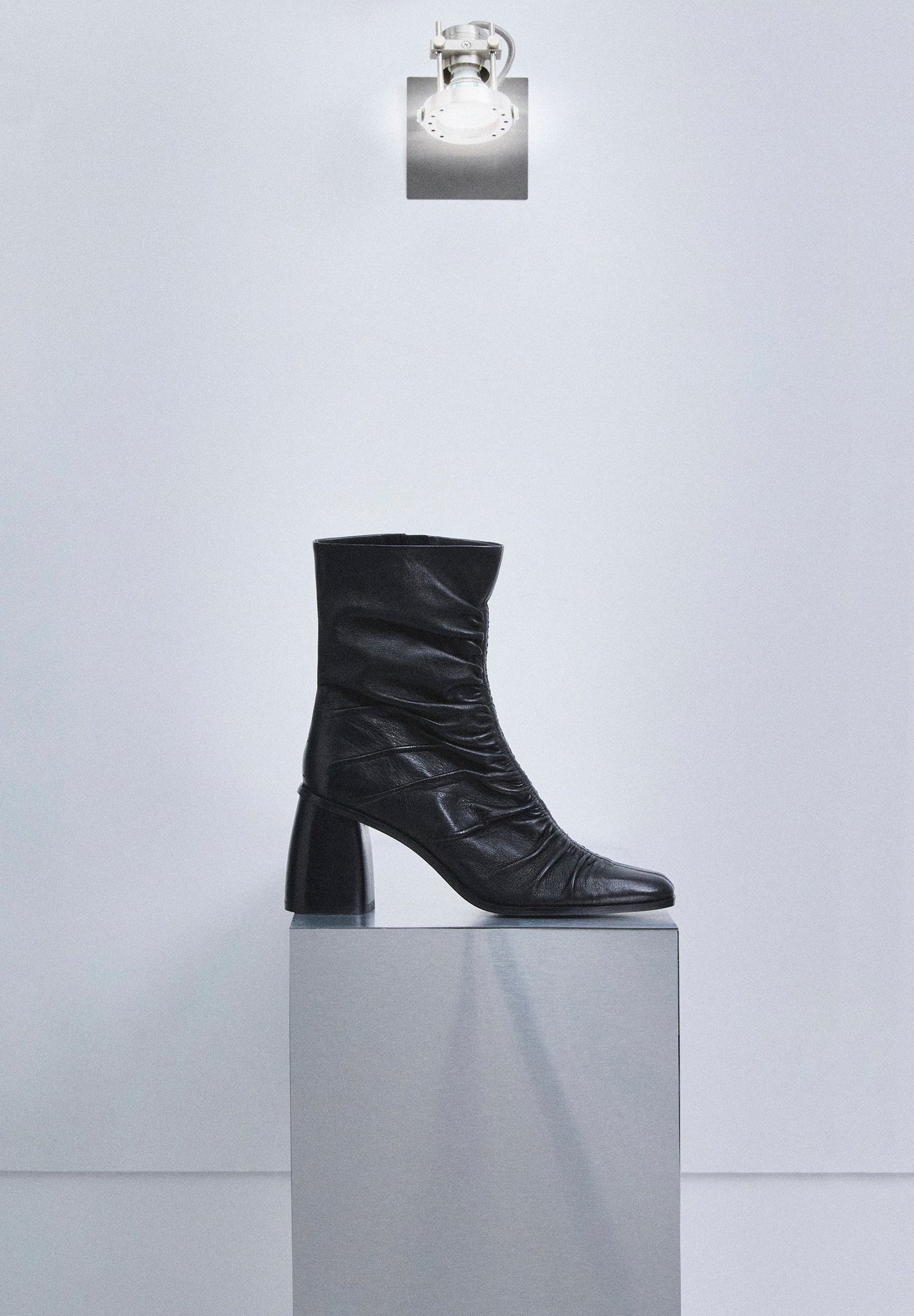SCBSANANAWRINKLEDSOFT BOOTS