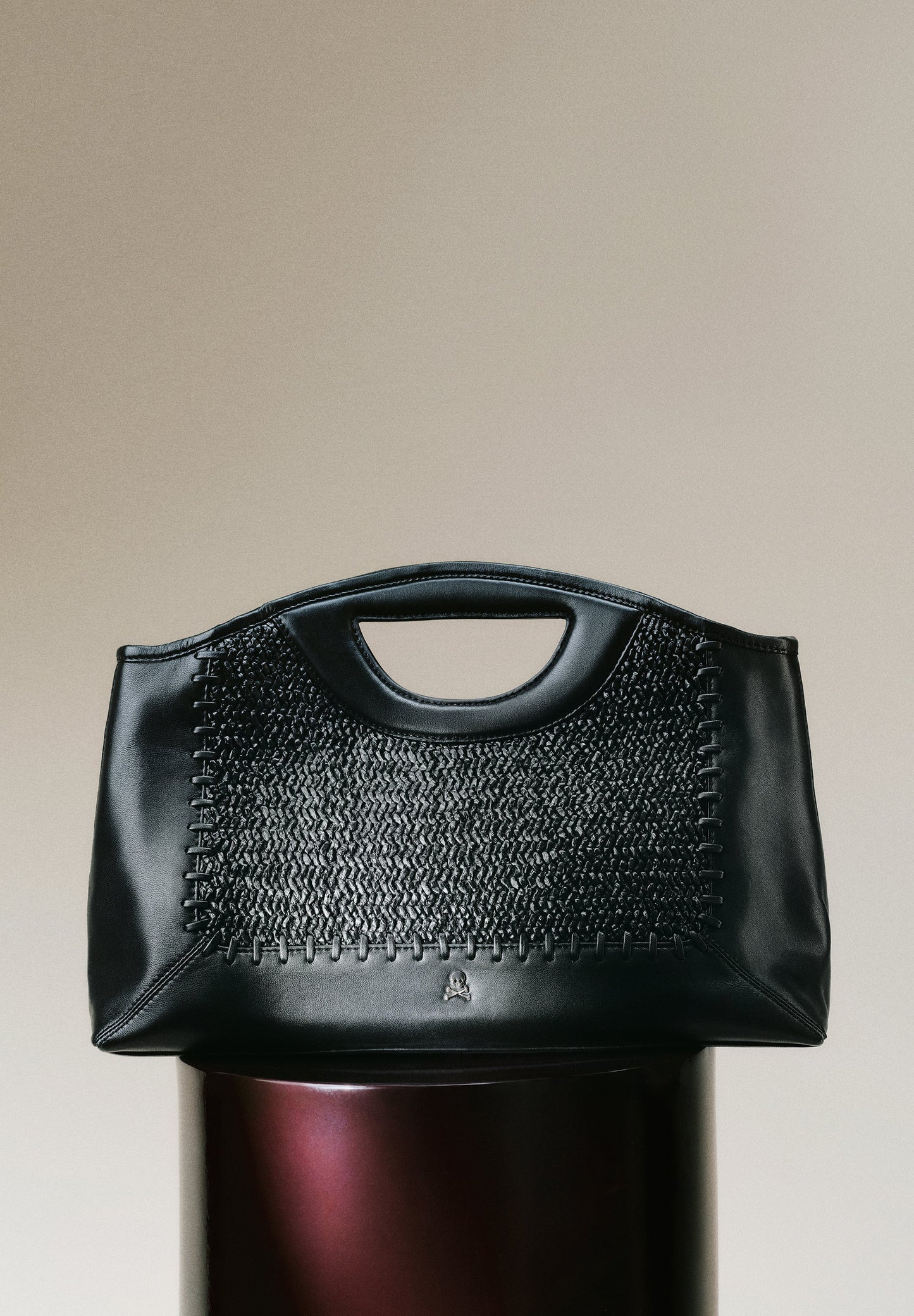TEXTURED ENVELOPE BAG