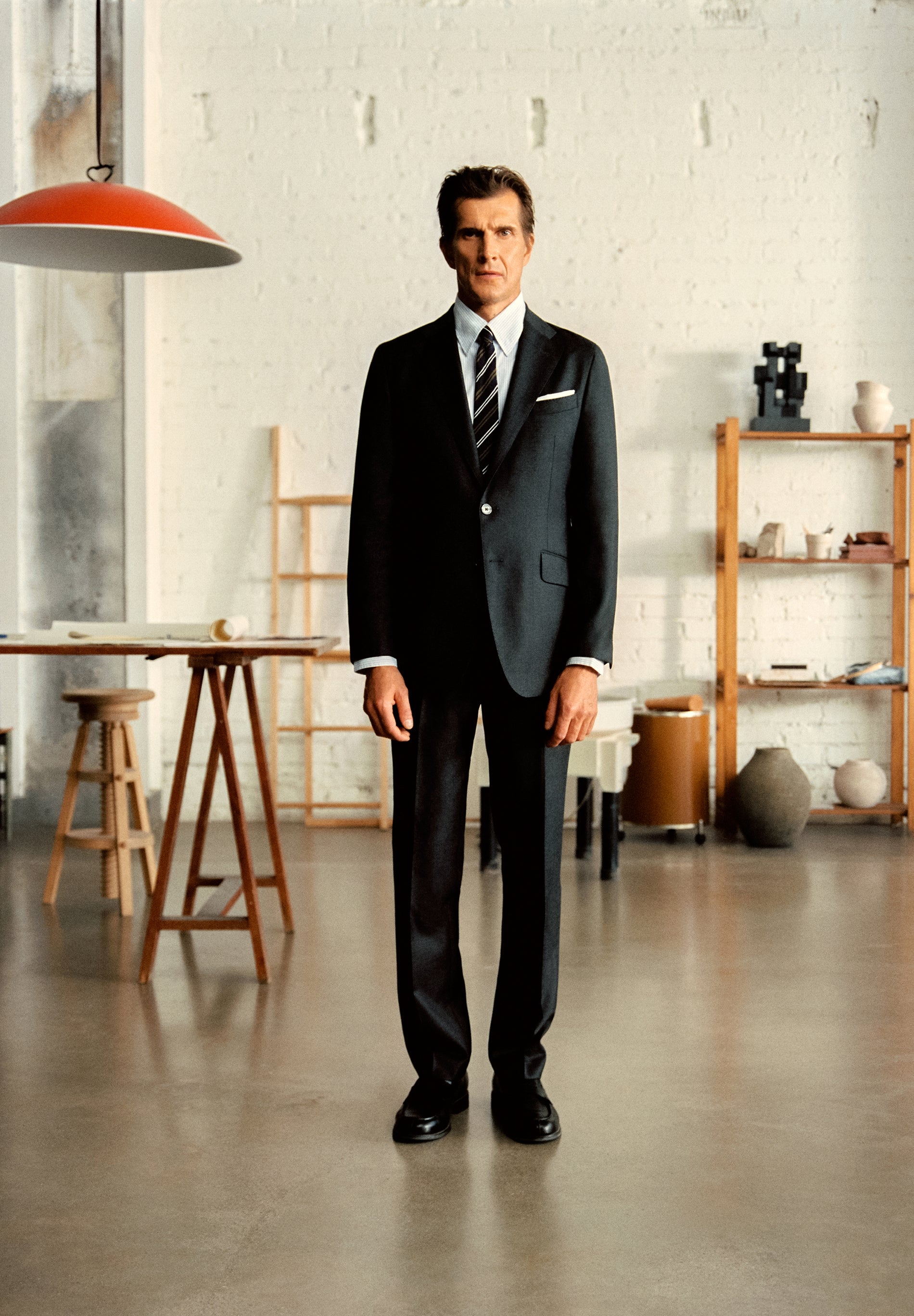 KLASSISCHES ELEGANTES HEMD