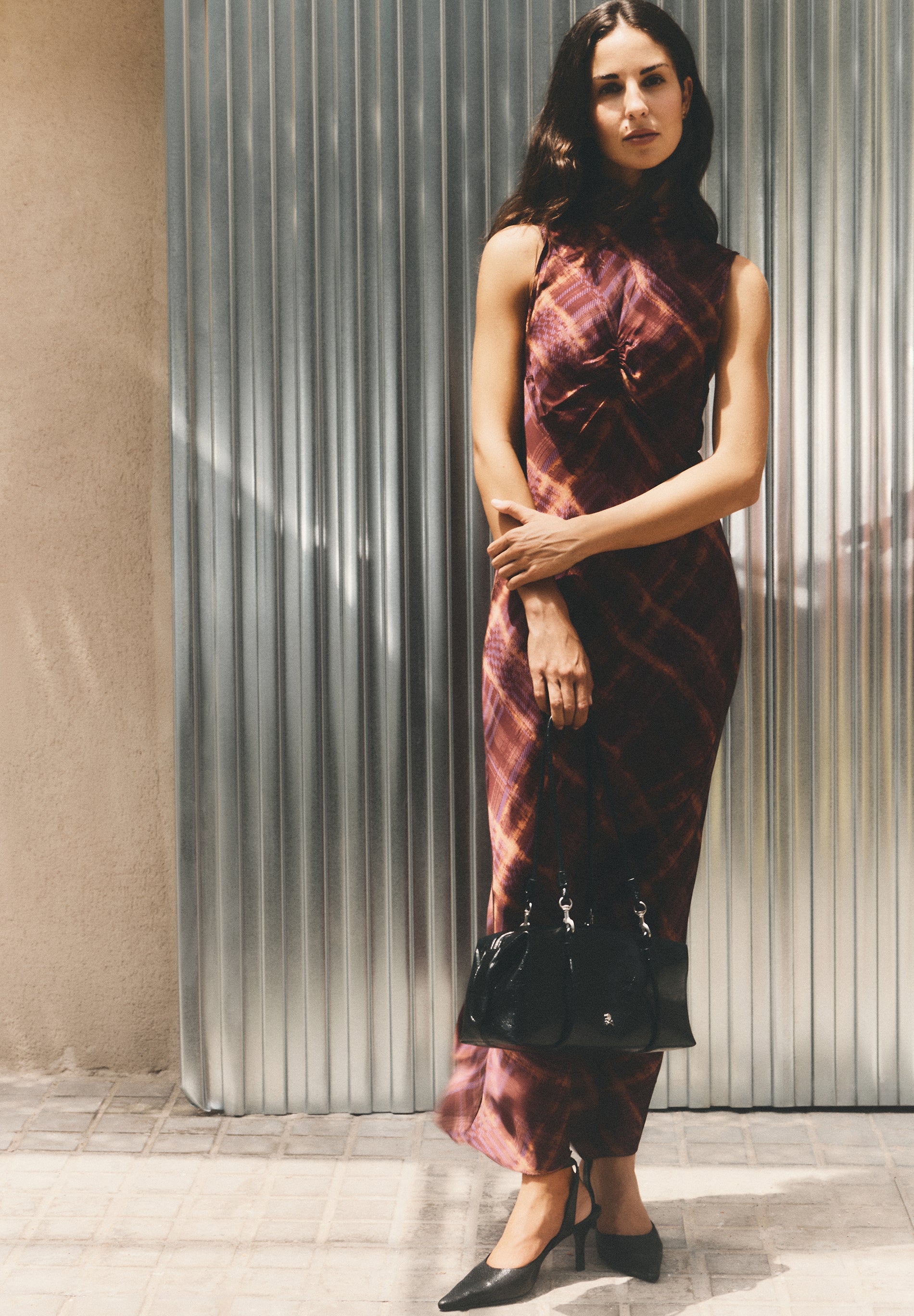 NECKHOLDER-KLEID MIT PRINT