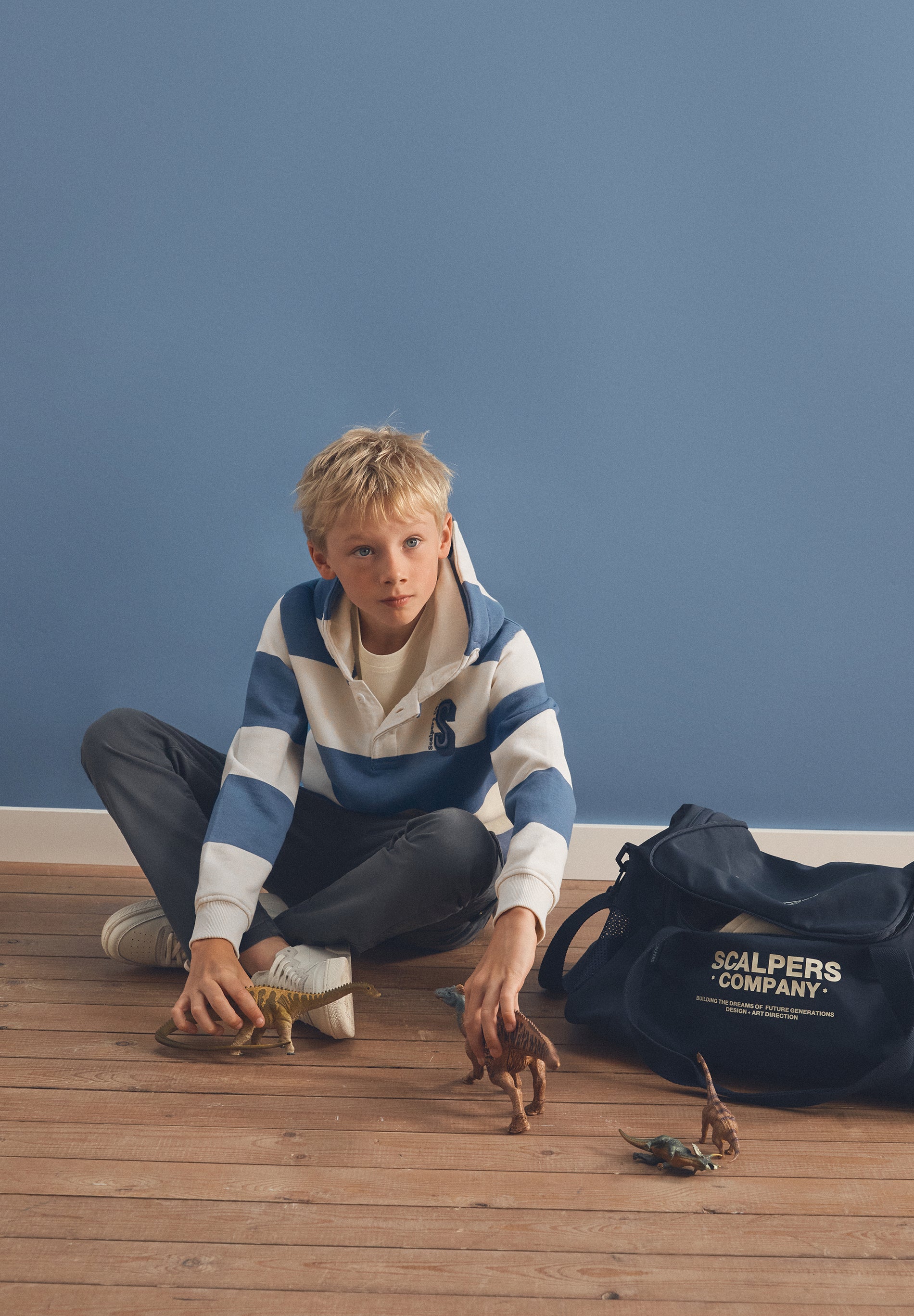 SWEATSHIRT MIT STREIFEN UND KAPUZE