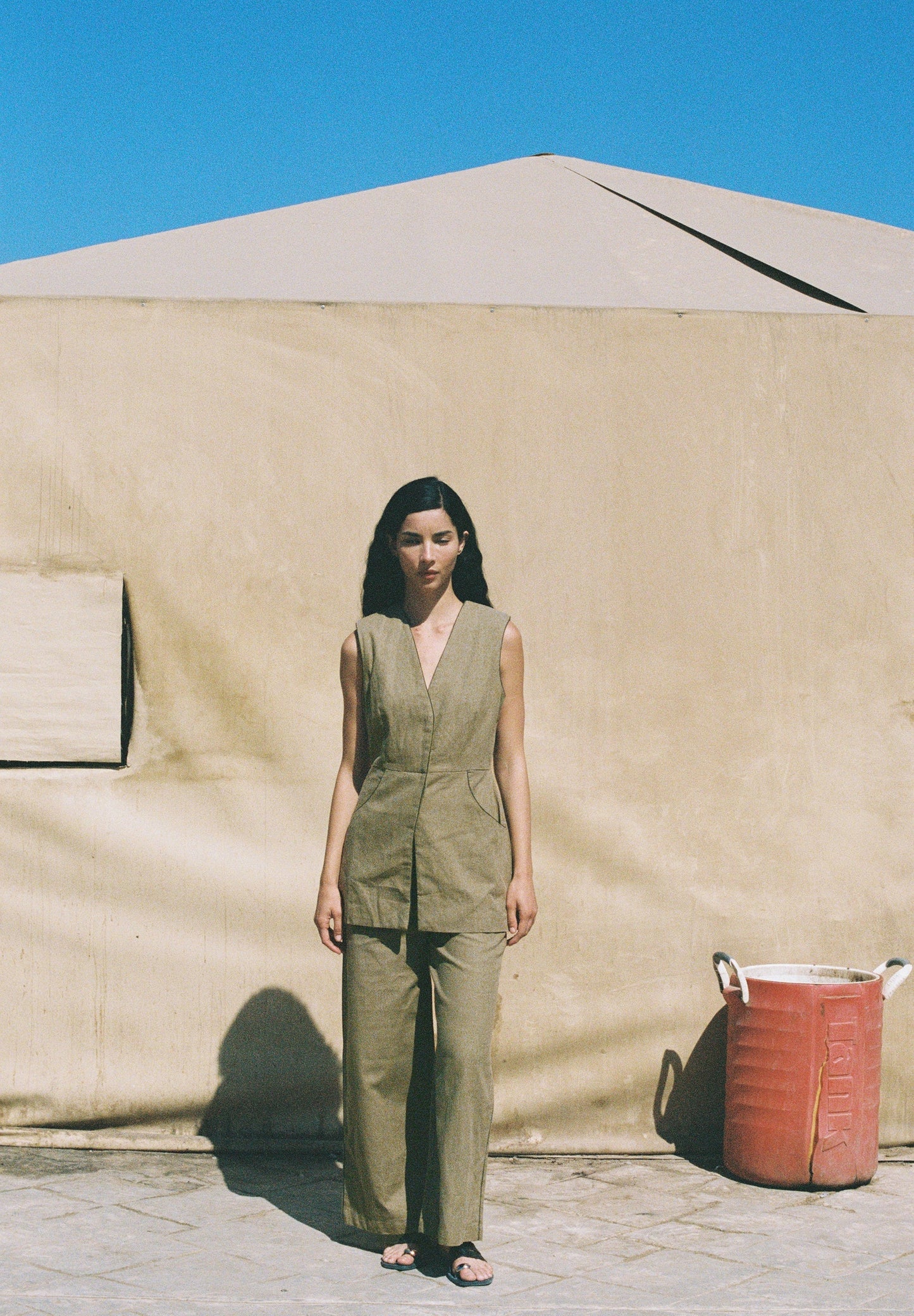 TROUSERS WITH CONTRAST POCKETS