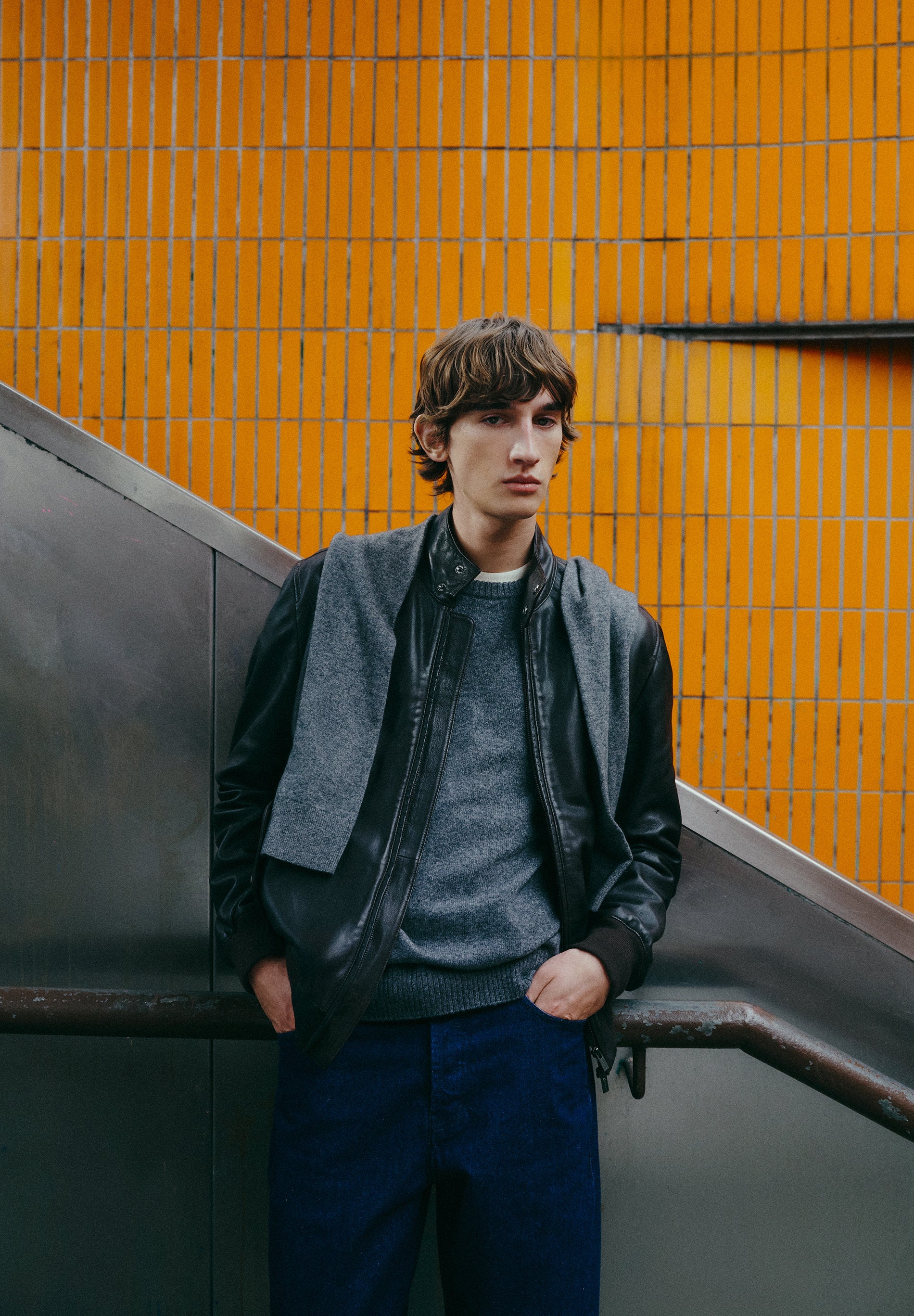 WOOL BLEND ROUND NECK SWEATER