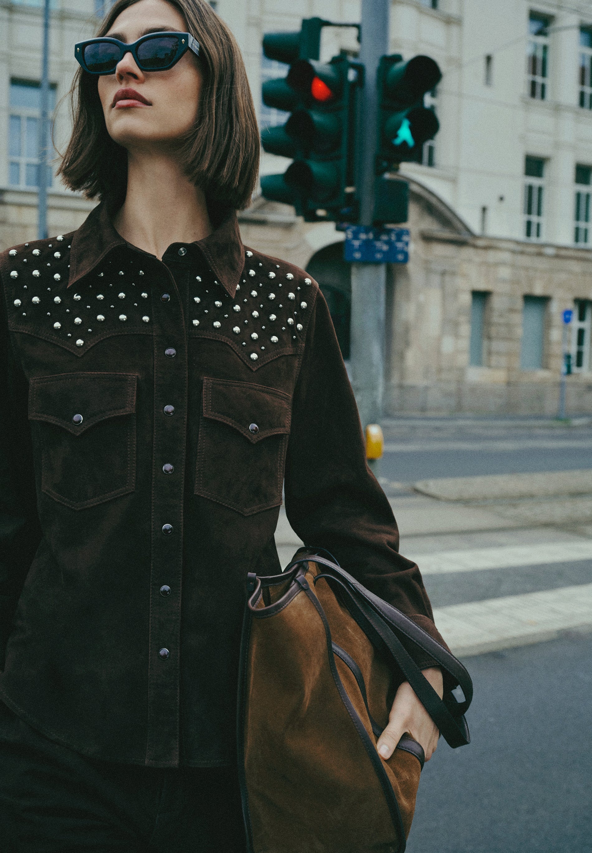 CONTRAST SUEDE TOTE BAG