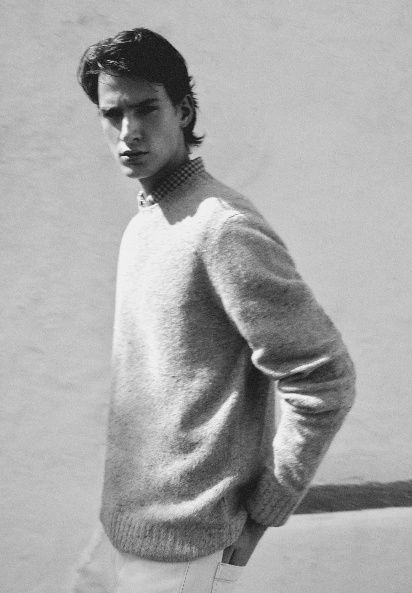 ROUND NECK WOOL SWEATER