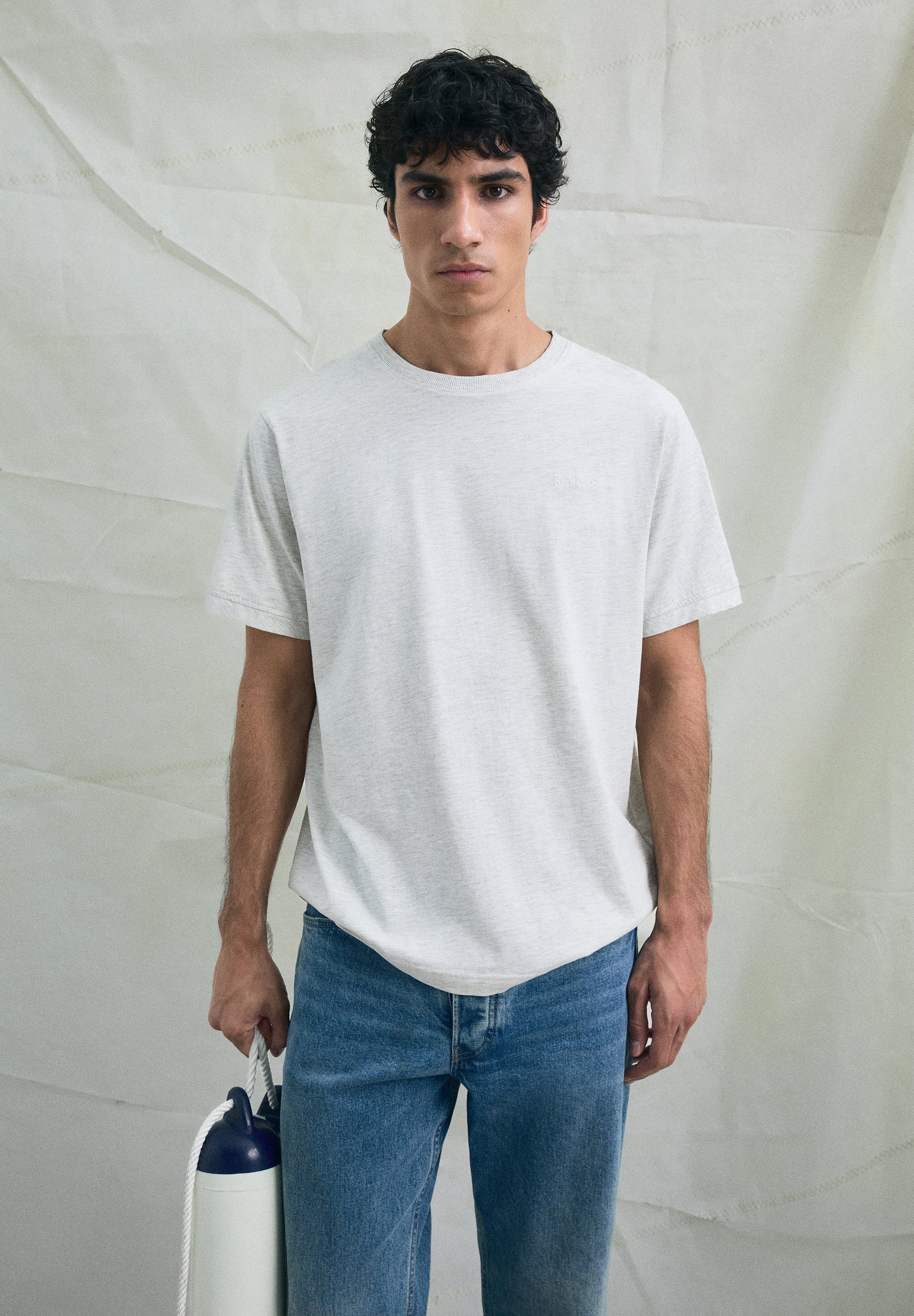 CAMISETA BORDADA EFECTO LAVADO