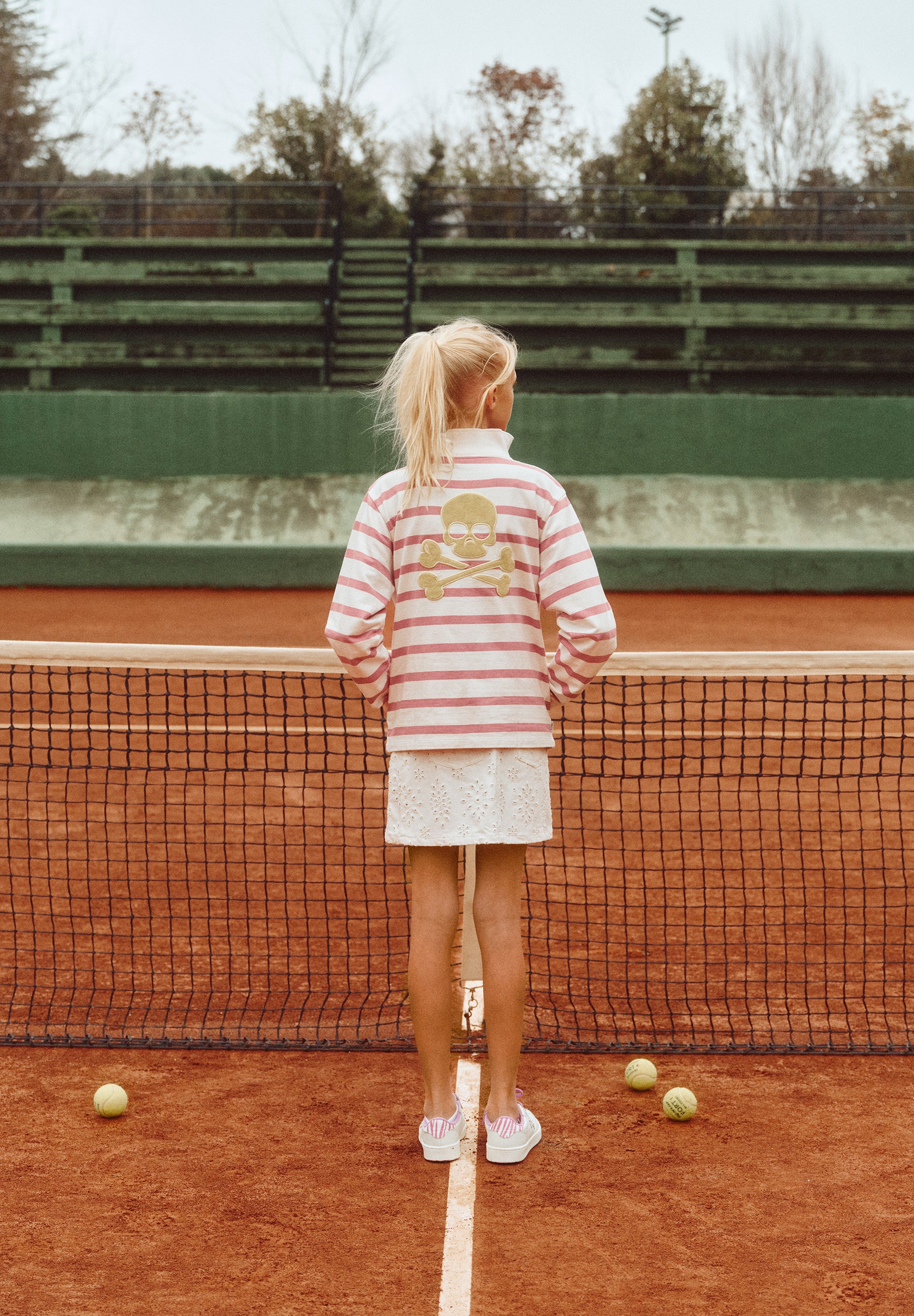 MINIROCK MIT LOCHMUSTER