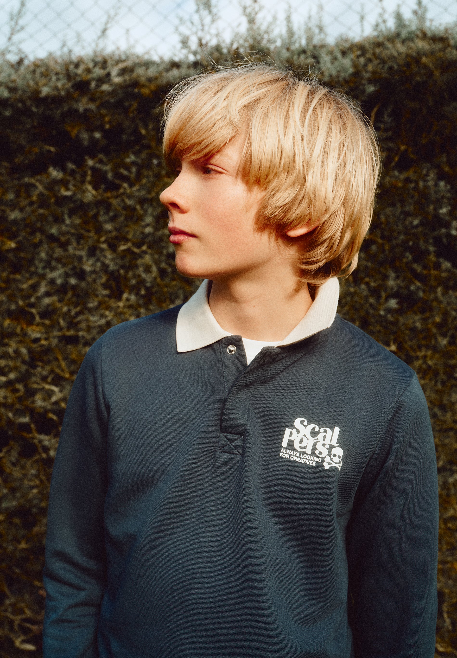 HOODY IM POLOSHIRT-STIL