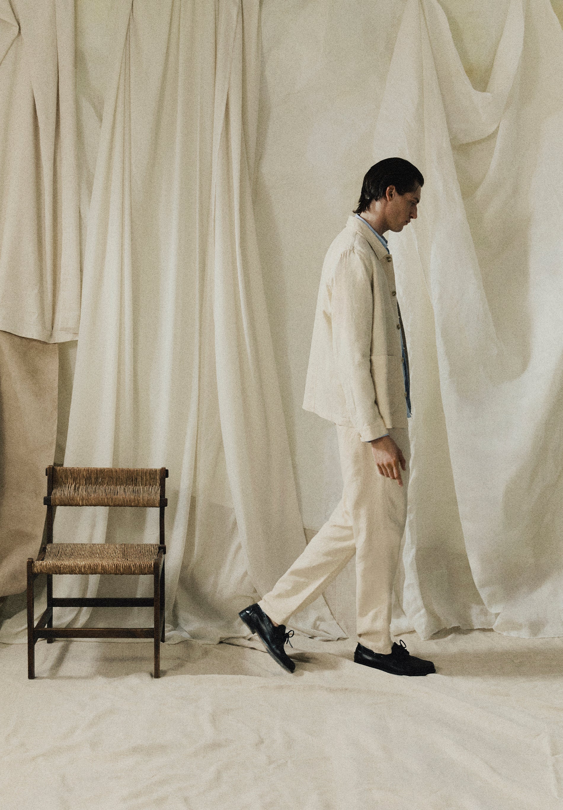 RELAXED FIT LINEN TROUSERS