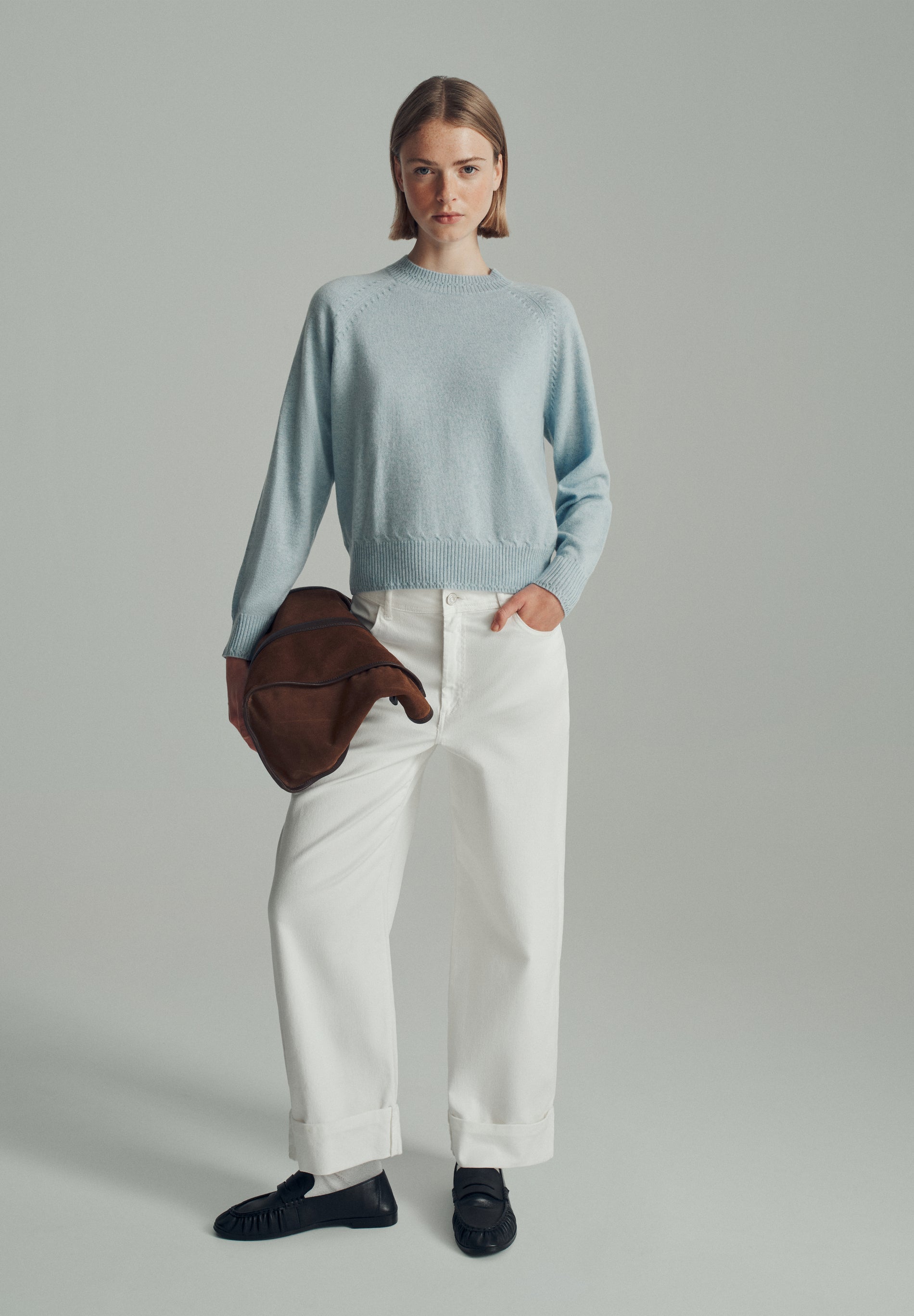 ROUND NECK 100% CASHMERE SWEATER