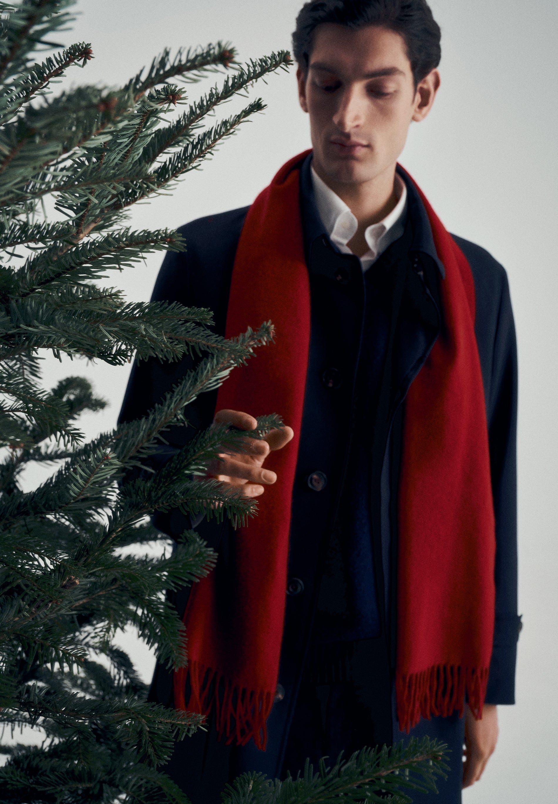 100% CASHMERE V-NECK SWEATER