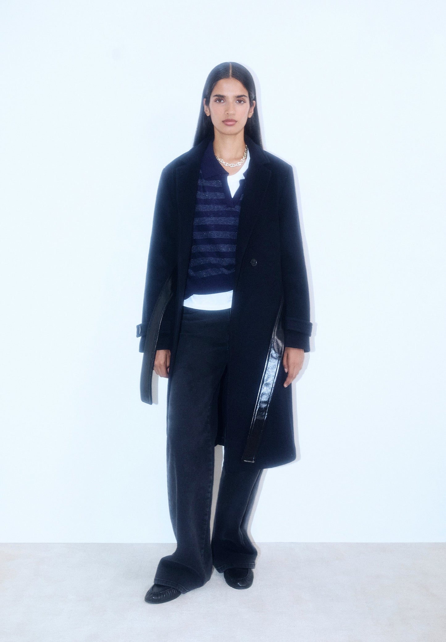 MID-RISE TROUSERS