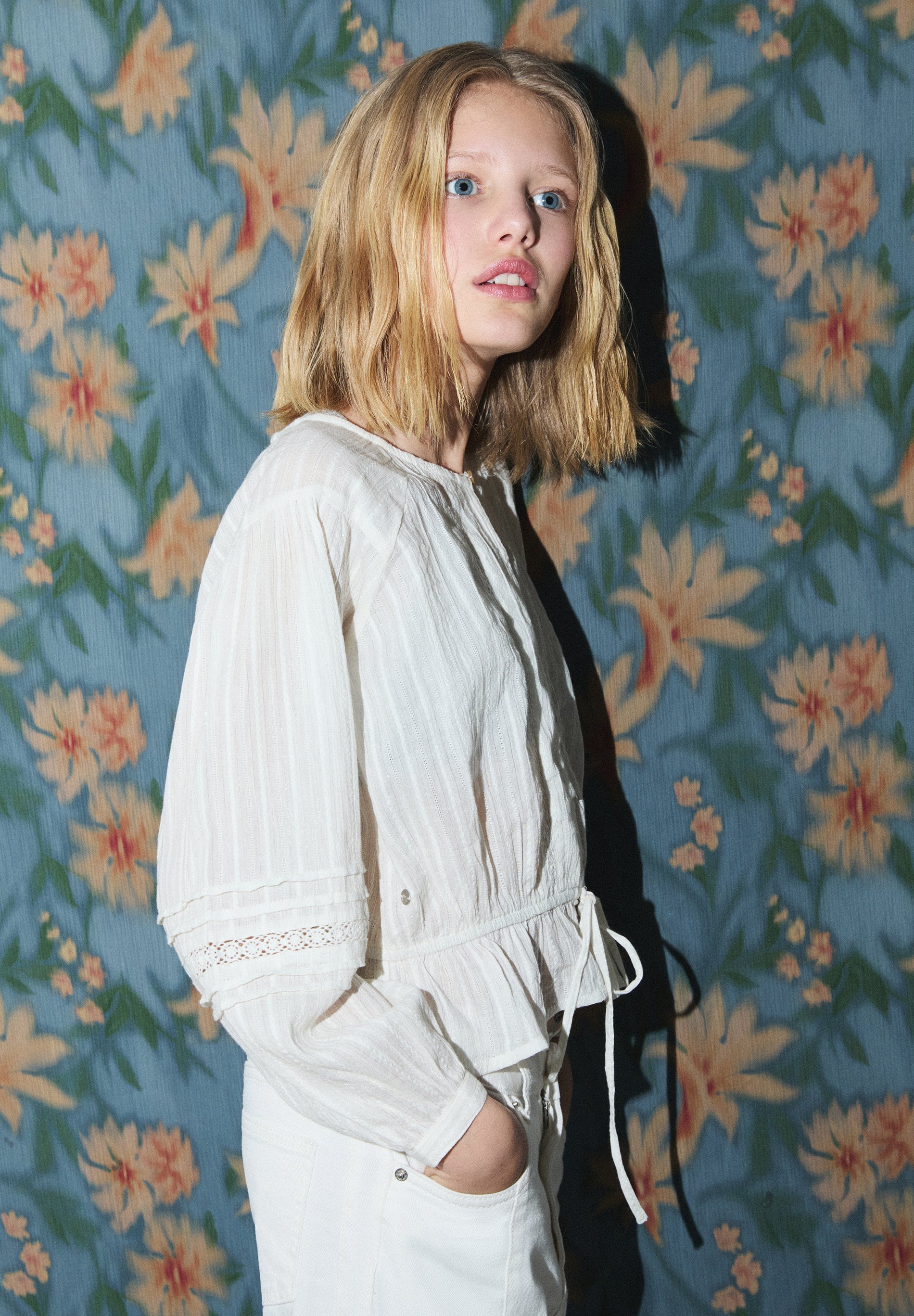 ROMANTISCHE BLUSE MIT SCHLEIFE