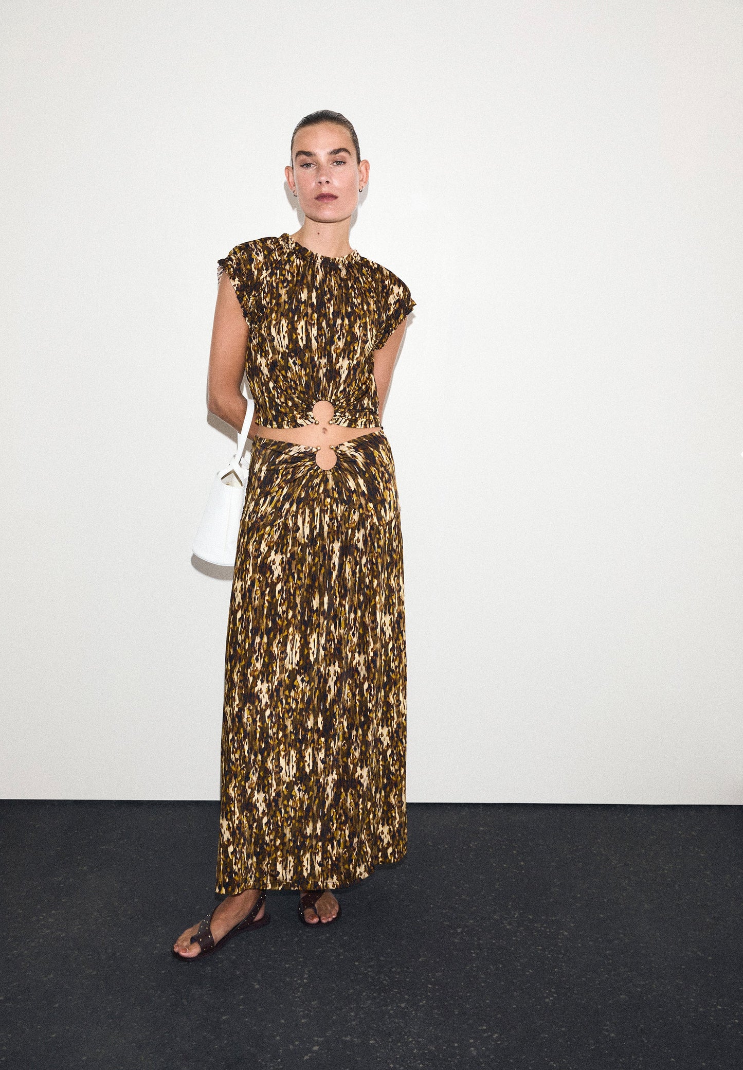 ROCK MIT SCHNALLE UND PRINT