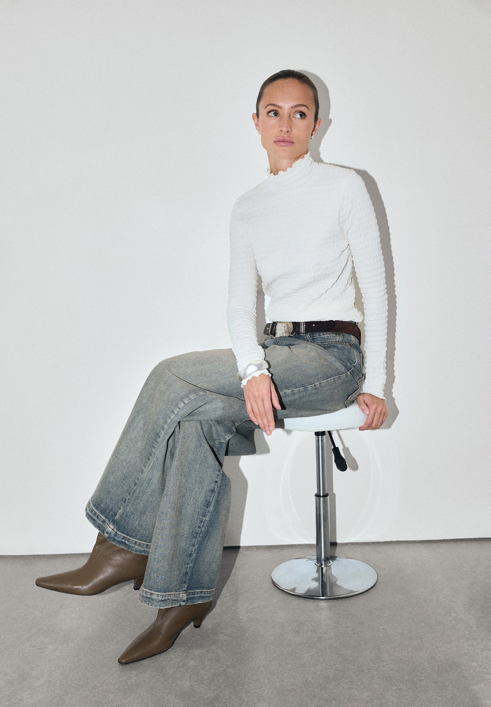 OBERTEIL MIT ROLLKRAGEN UND STRUKTUR