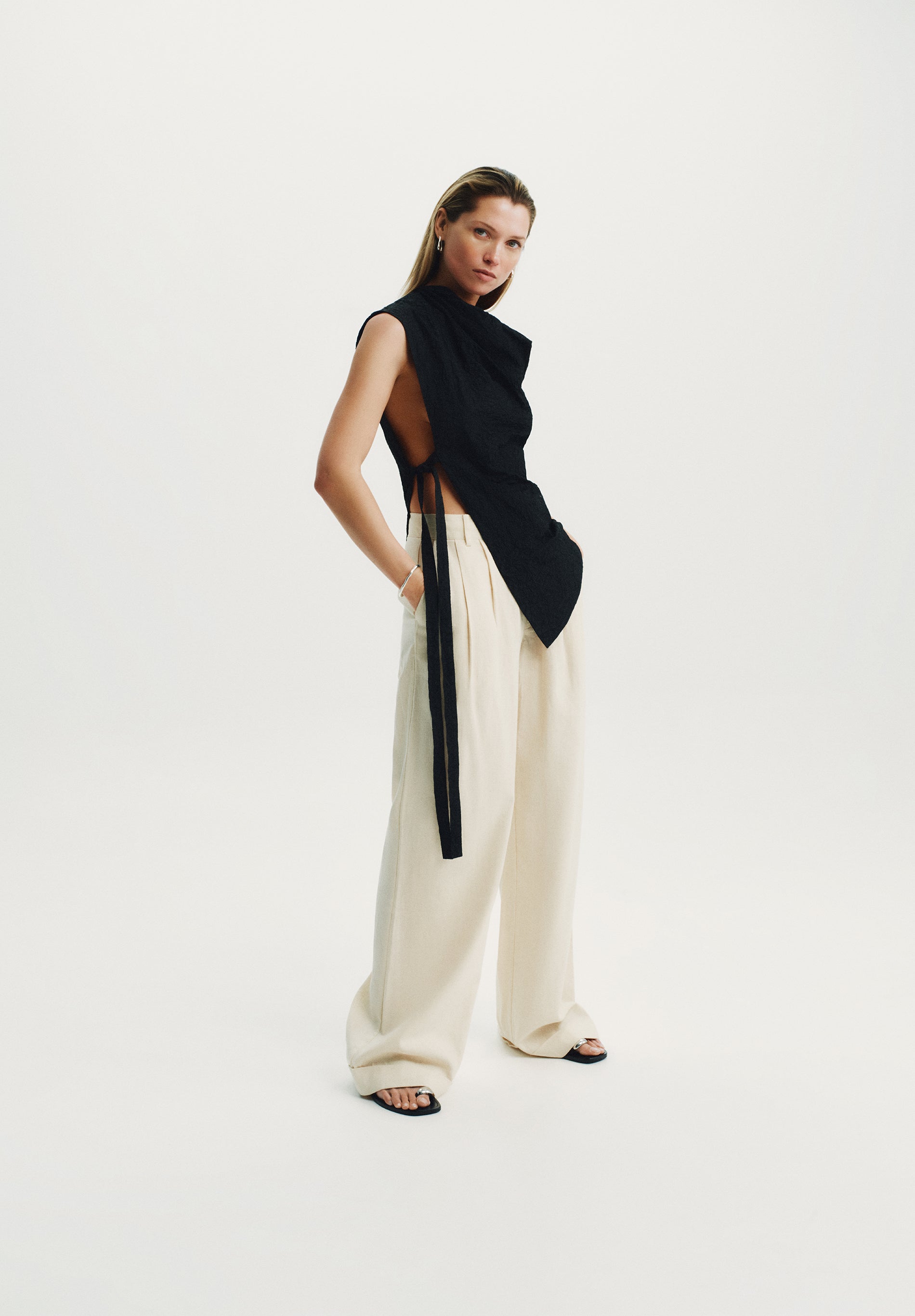 LEINENHOSE MIT BUNDFALTEN