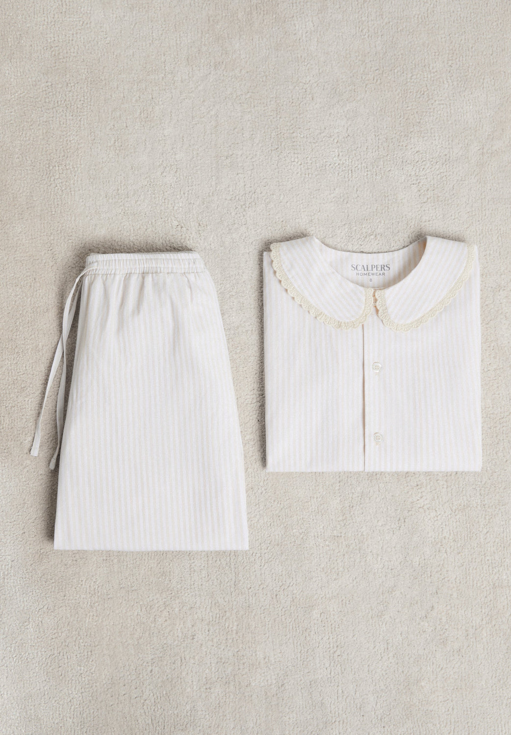 PIJAMA RAYAS CUELLO TIRA BORDADA - Scalpers