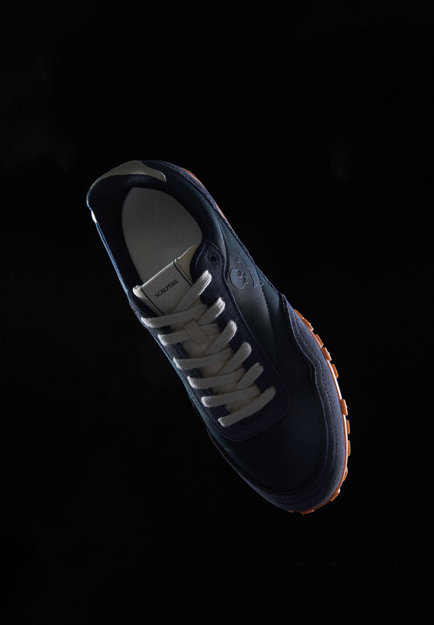 RETRO SNEAKERS