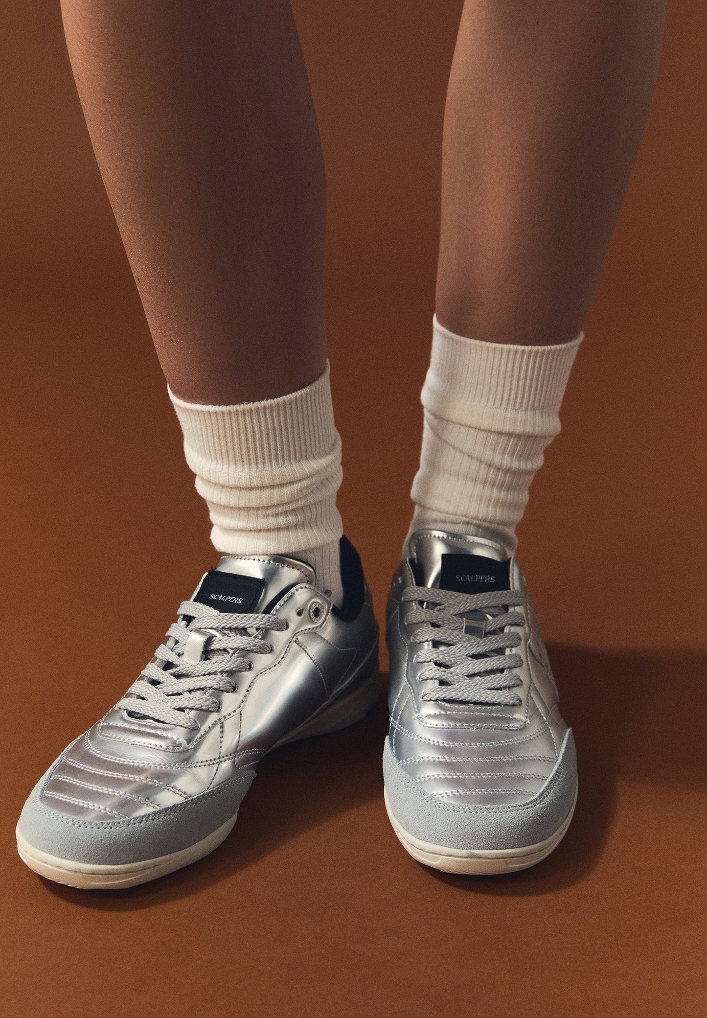METALLIC-SNEAKER