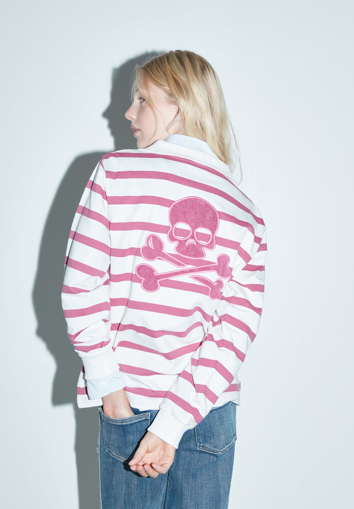 HOODY MIT HALF-ZIP-REISSVERSCHLUSS UND STREIFEN